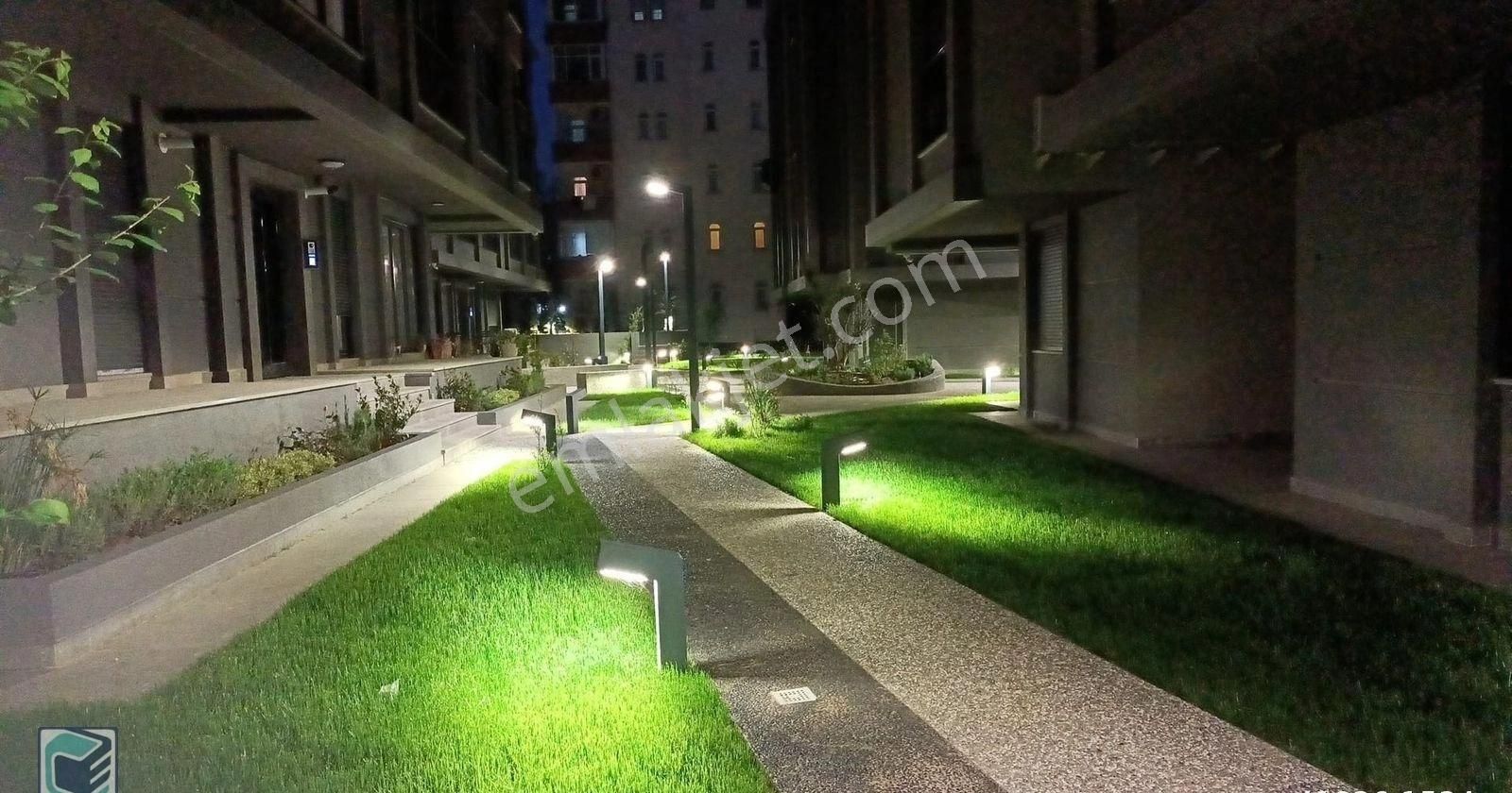 Bakırköy Osmaniye Konaklarda 2+1 85 M2 Pazara Adliyeye Belediyeye Marmaraforma 10dk Yürüme Mesafede