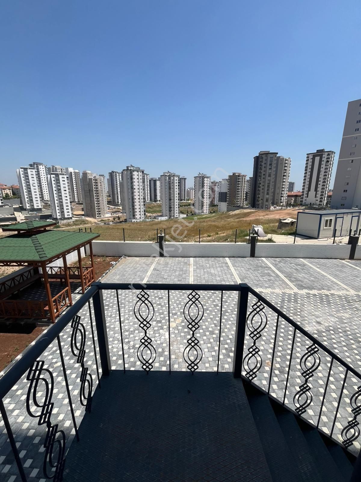 Adakent Emlak Dan Satlik 1+1 Daire Hasarsiz Sıfır İskanı Alınmış