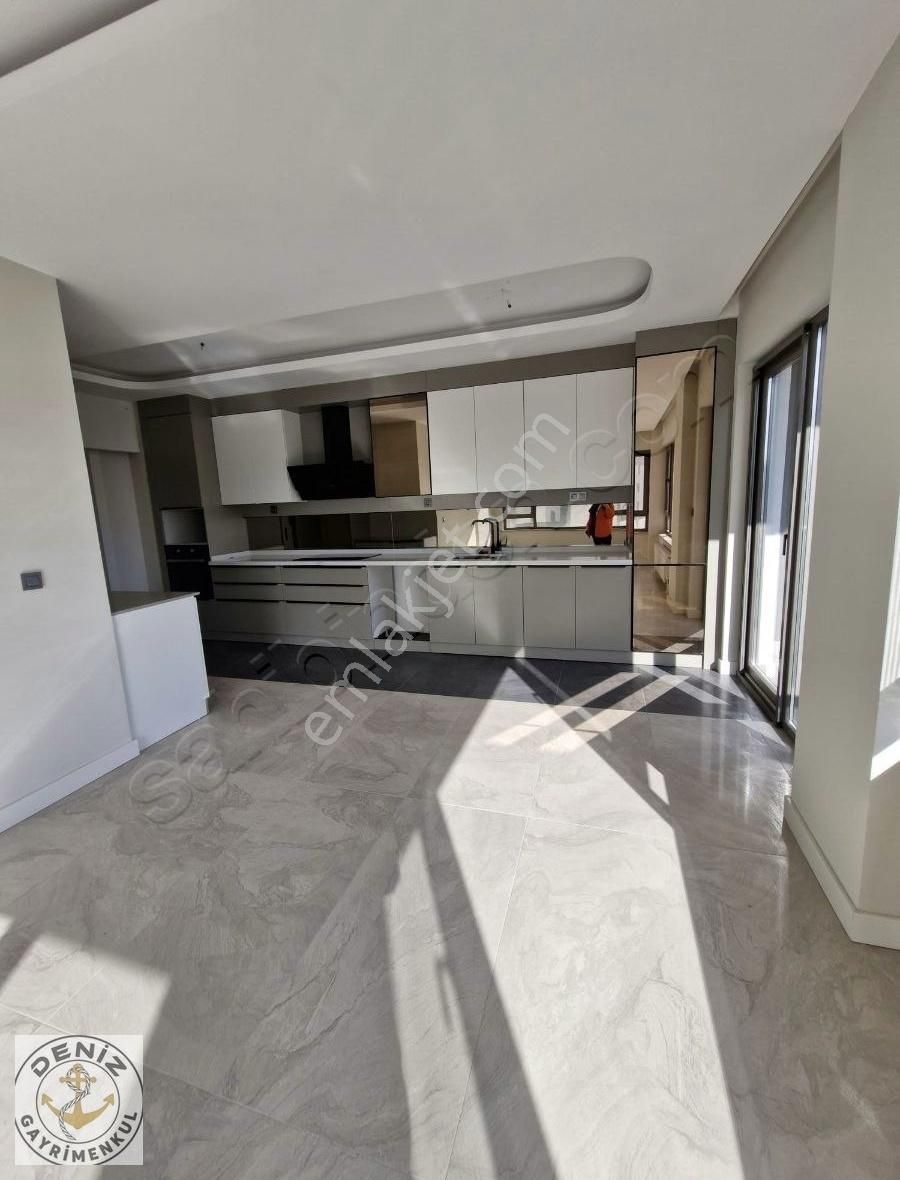 Göksu Parkına Yakın Site İçi Ultra Lüks 4,5+1 Daire
