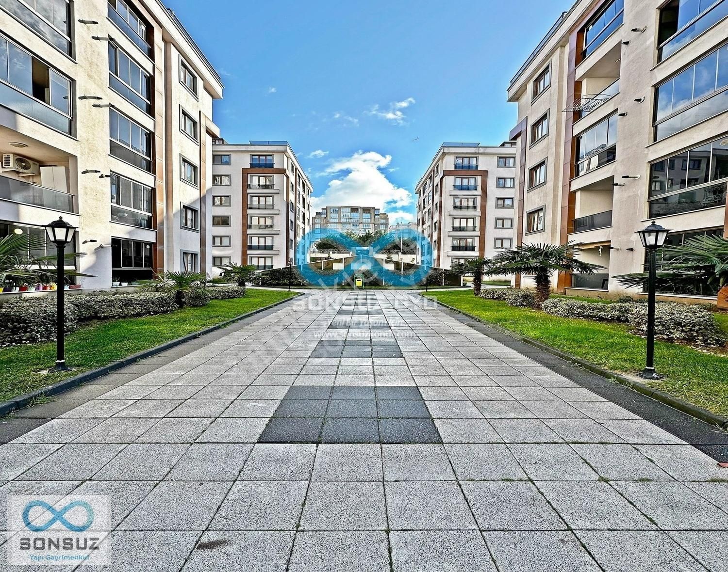 Beylikdüzü Marina Ya Yakın 7/24 Güvenlikli Site İçi 3+1 Fırsatı