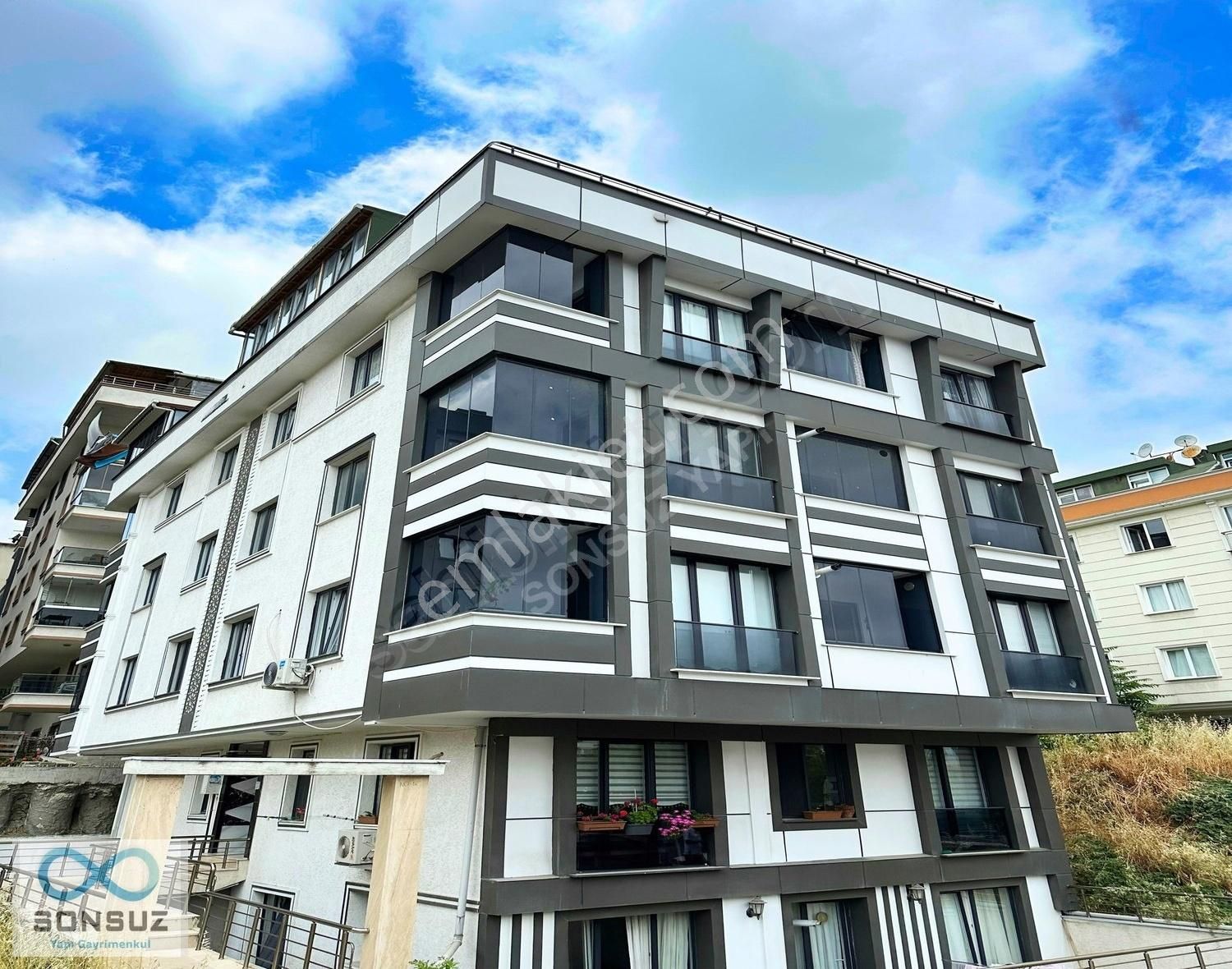 Beylikdüzü Sonsuz Dan Yakupluda Bölgenin En Uygun 2+1 Fırsatı