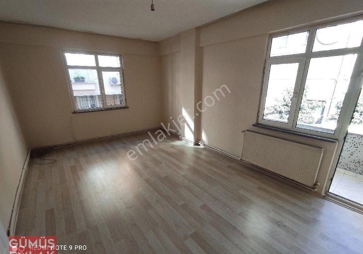 Kağıthane Sultan Selim'de 2+1/90 Metrekare Balkonlu