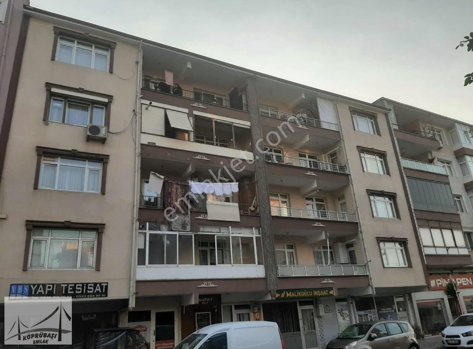 Köprübaşı Emlaktan Okullar Bölgesinde Satılık Daire