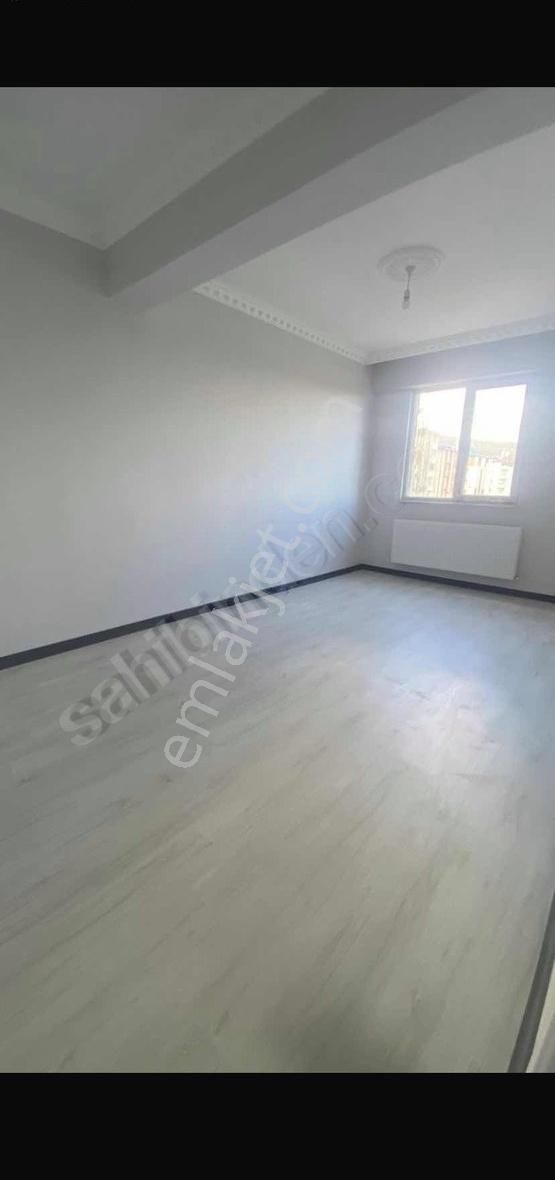 Kars Merkez İstasyon Mahallesi Acill Satılık 3+1 Ara Kat Daire