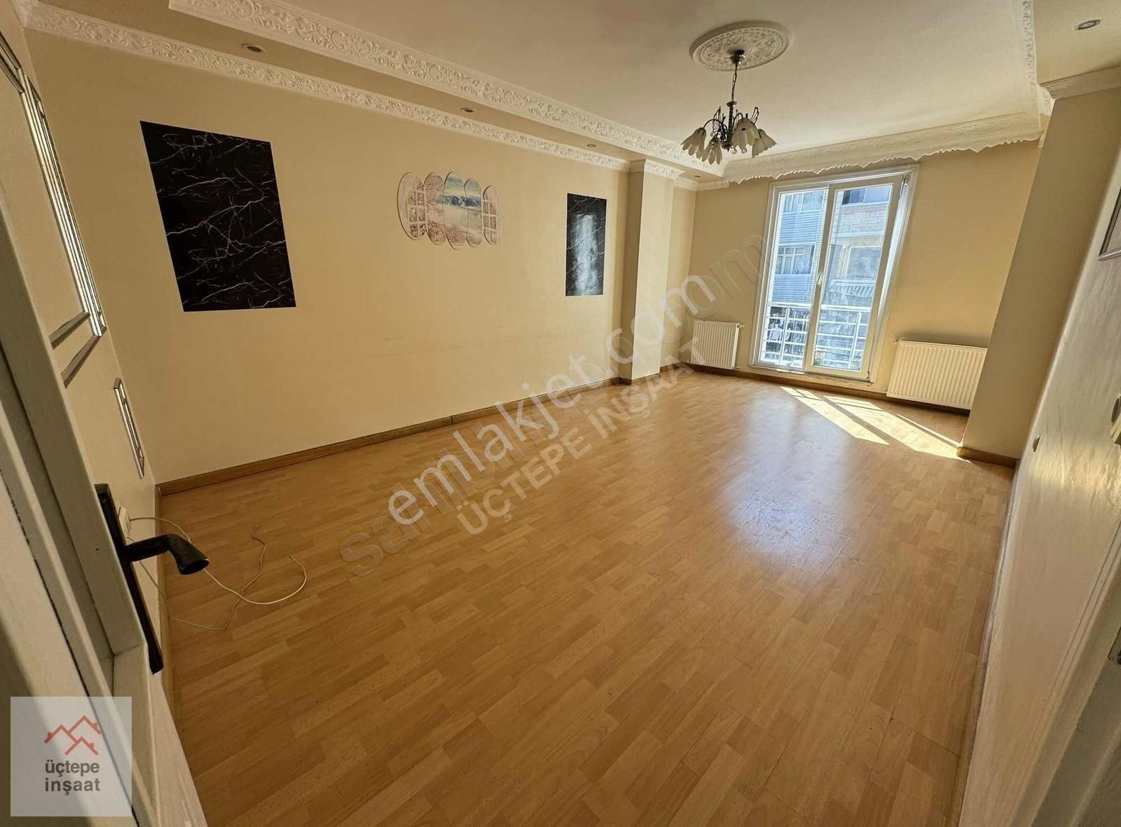 3+1 Arakat 130 M²-çift Balkon-cadde Ve Durak Üstü-tekdaire Üzeri
