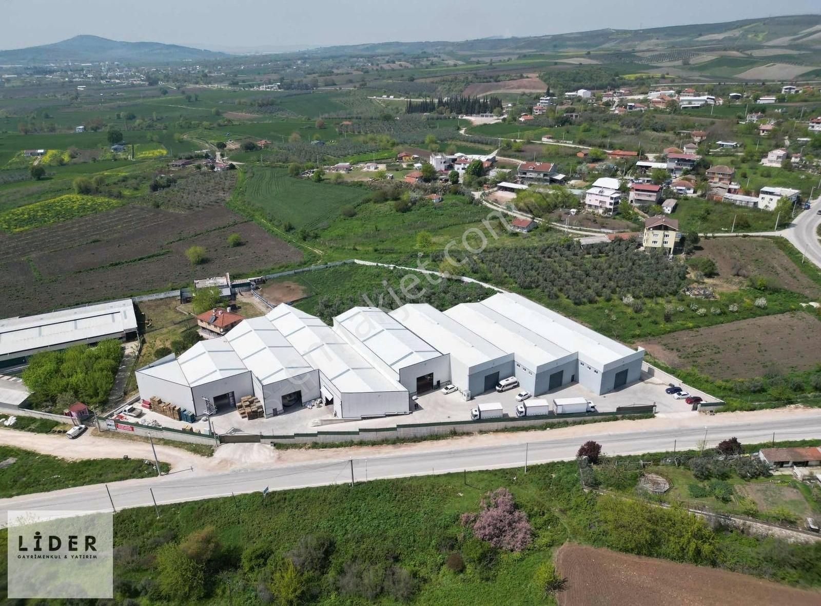 Nilüfer Başköy Girişinde 3500 M2 Depolama Alanı