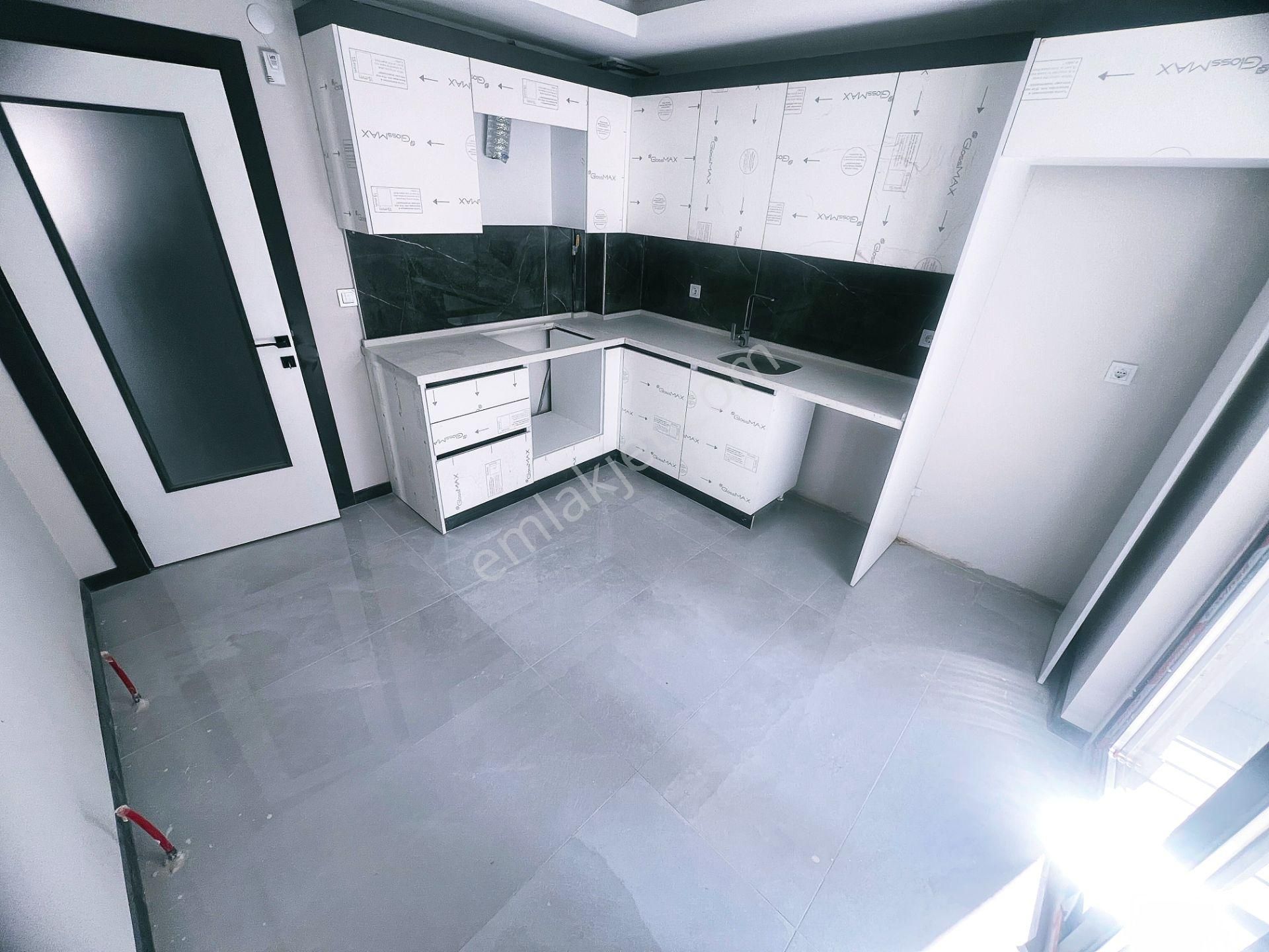 Cihandan Şentepe Güventepe Cadde Üzeri Satlık 2+1 Sıfır Daire