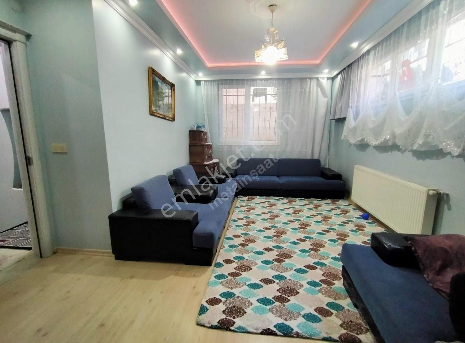 Küçükçekmece Yeni Mahallede Satılık 90.m2.daire.2+1-2.950.000.tl