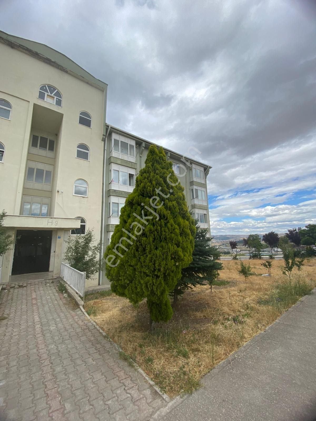 Akkent Mahallesi Toki Konutlarında Bakımlı 1+1 Daire