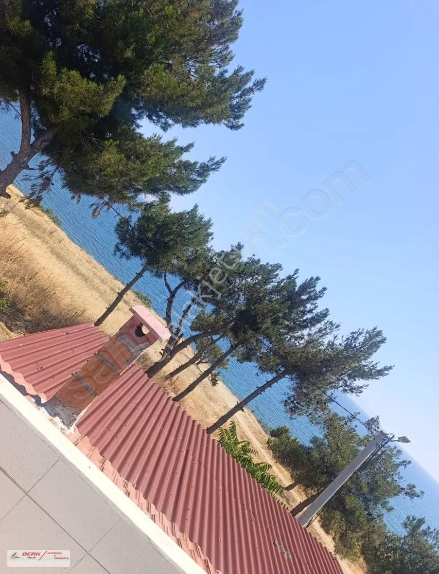 Tekirdağ Süleymanpaşa Bahçelievlerde Satılık Denize Sıfır Villa - Görsel 3