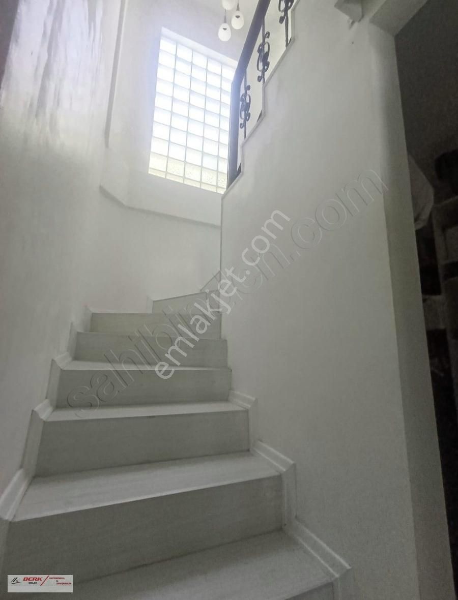 Tekirdağ Süleymanpaşa Bahçelievlerde Satılık Denize Sıfır Villa - Görsel 2