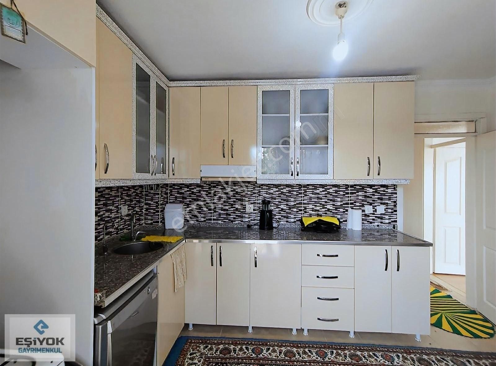 Ayrancılar İnönü Mah.müstakil Bina Da 165 M2 Ara Kat 3+1 Satılık