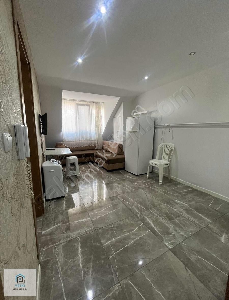 Üniversite Işıkları Yakını 1+1 Kiralık Apart