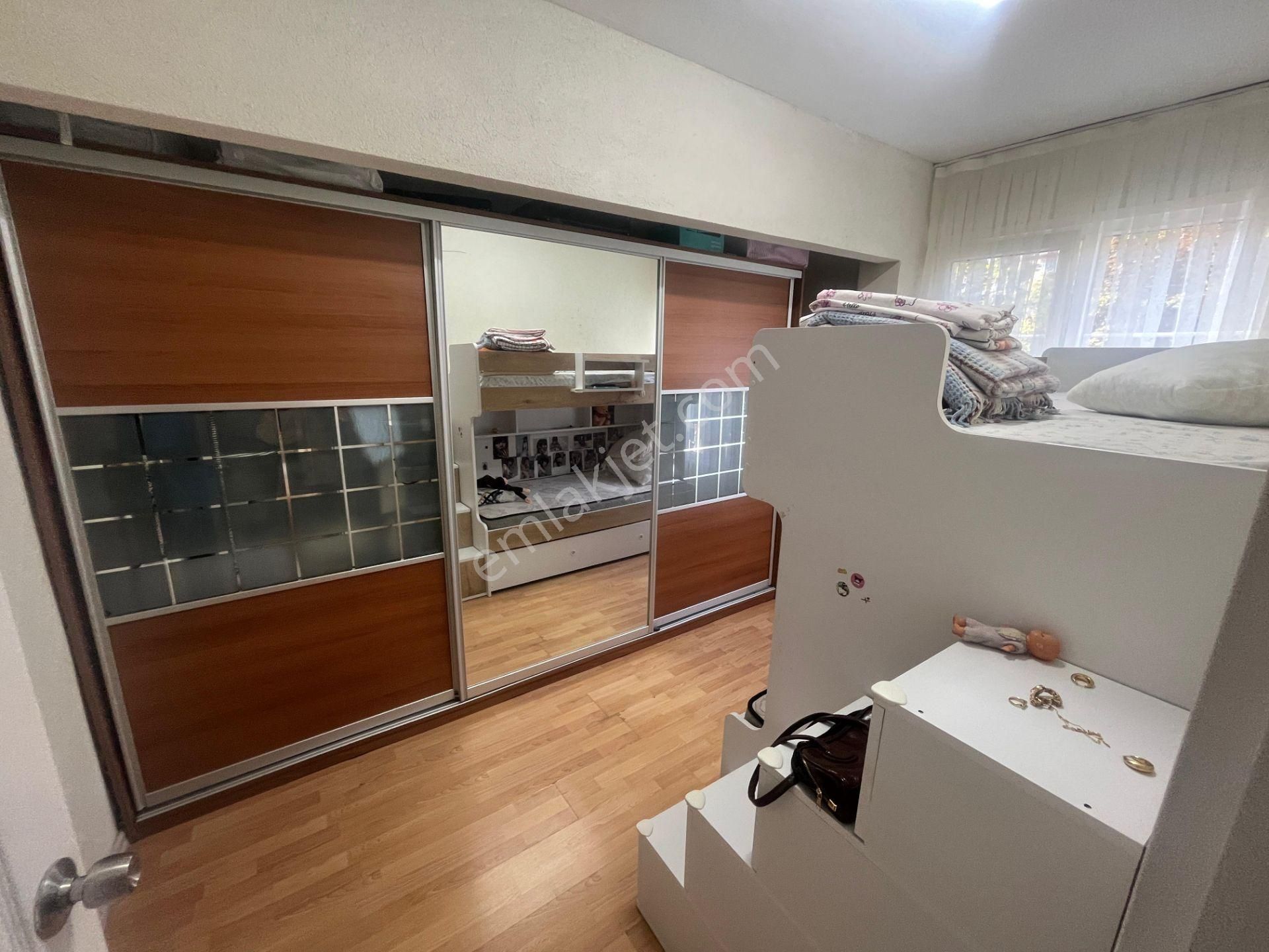 Üsküdar Fıstık Ağacında Muhteşem Bahçe Kullanımlı 2+1 Satılık - Görsel 20
