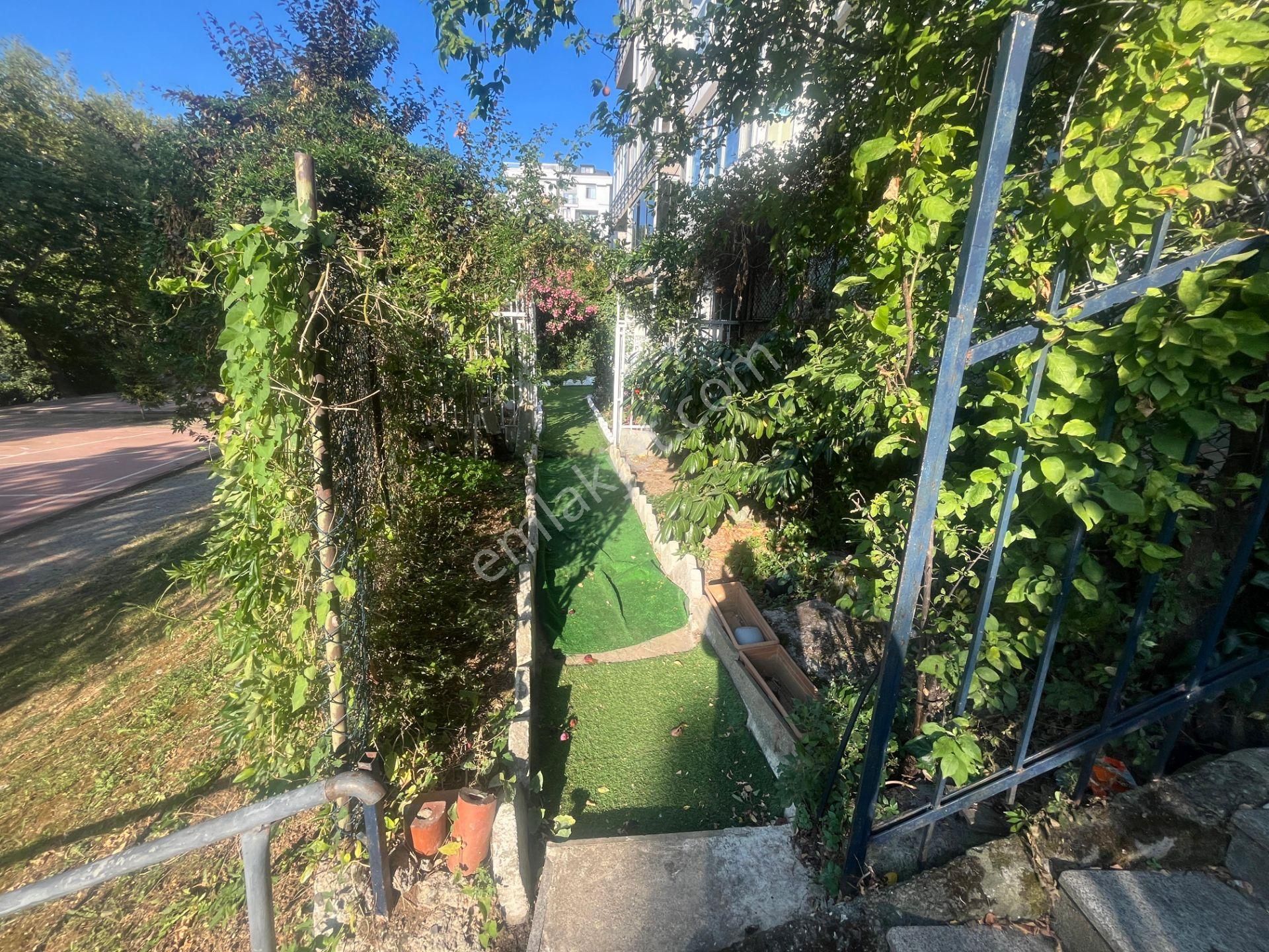 Üsküdar Fıstık Ağacında Muhteşem Bahçe Kullanımlı 2+1 Satılık - Görsel 29