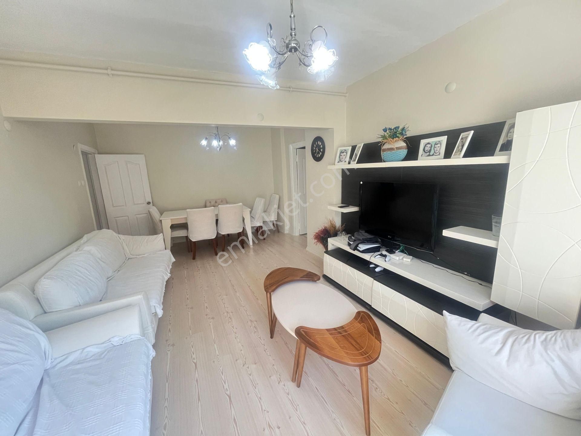 Üsküdar Fıstık Ağacında Muhteşem Bahçe Kullanımlı 2+1 Satılık - Görsel 4