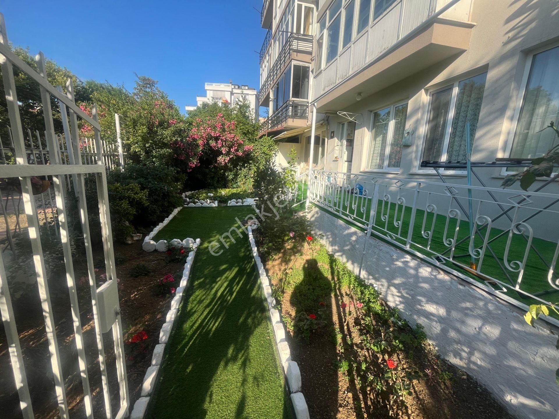 Üsküdar Fıstık Ağacında Muhteşem Bahçe Kullanımlı 2+1 Satılık - Görsel 22