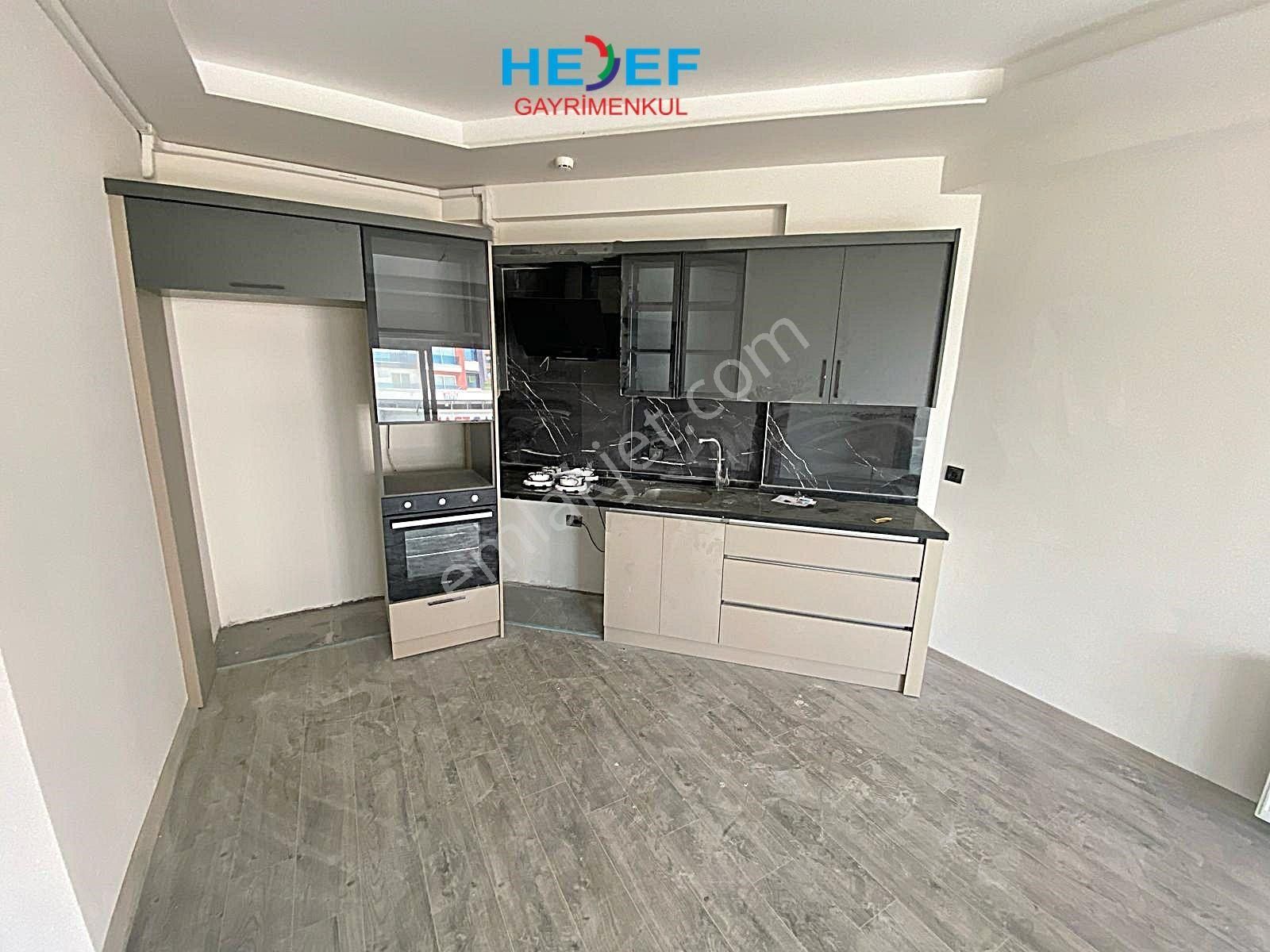 Hedef'ten Akdeniz Mah'de Türk Hamamlı Saunalı Havuzlu 2+1 Daire