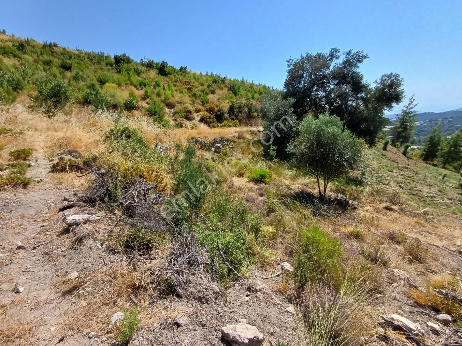 Stop’tan Eldirek’te 1082 M² Deniz Manzaralı Arazi - Görsel 2