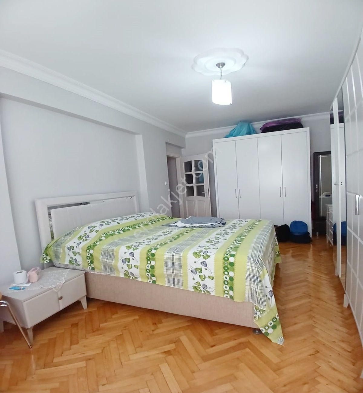 Avcılar Merkezde Kapalı Otoparklı Asansörlü 3+1 Ara Kat Daire - Görsel 6