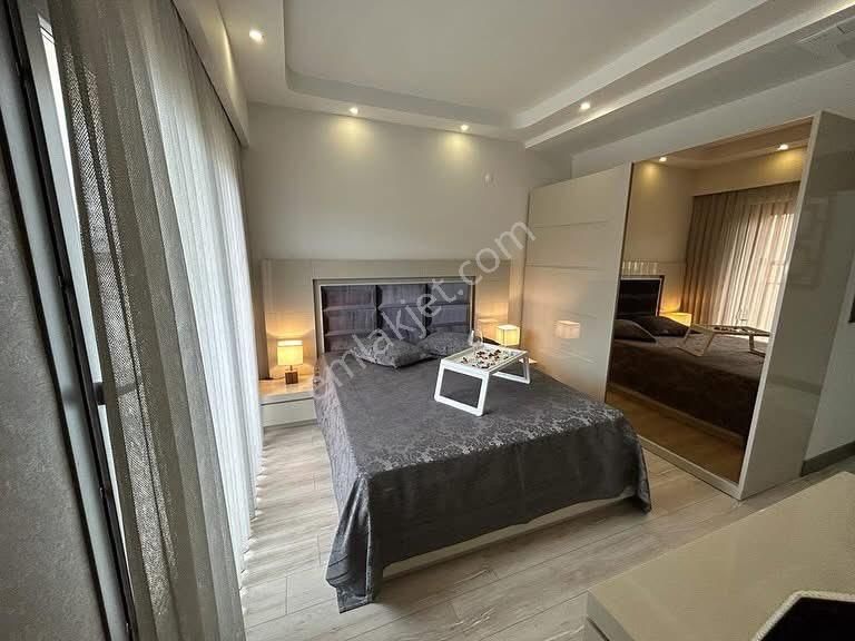 Kuşadasında Modern Tasarlanmış 3+1 Lüks Daire - Görsel 11