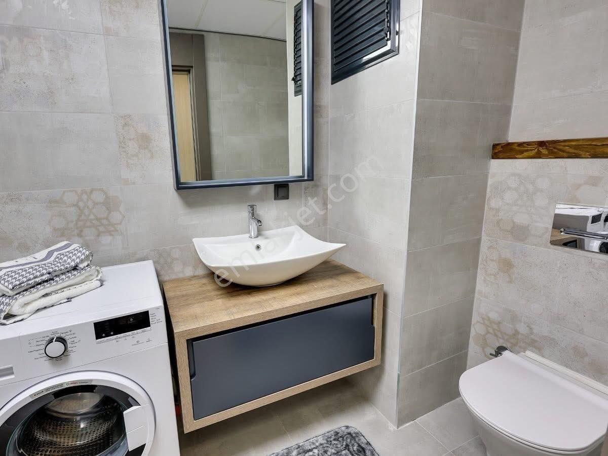 Kuşadasında Modern Tasarlanmış 3+1 Lüks Daire - Görsel 13