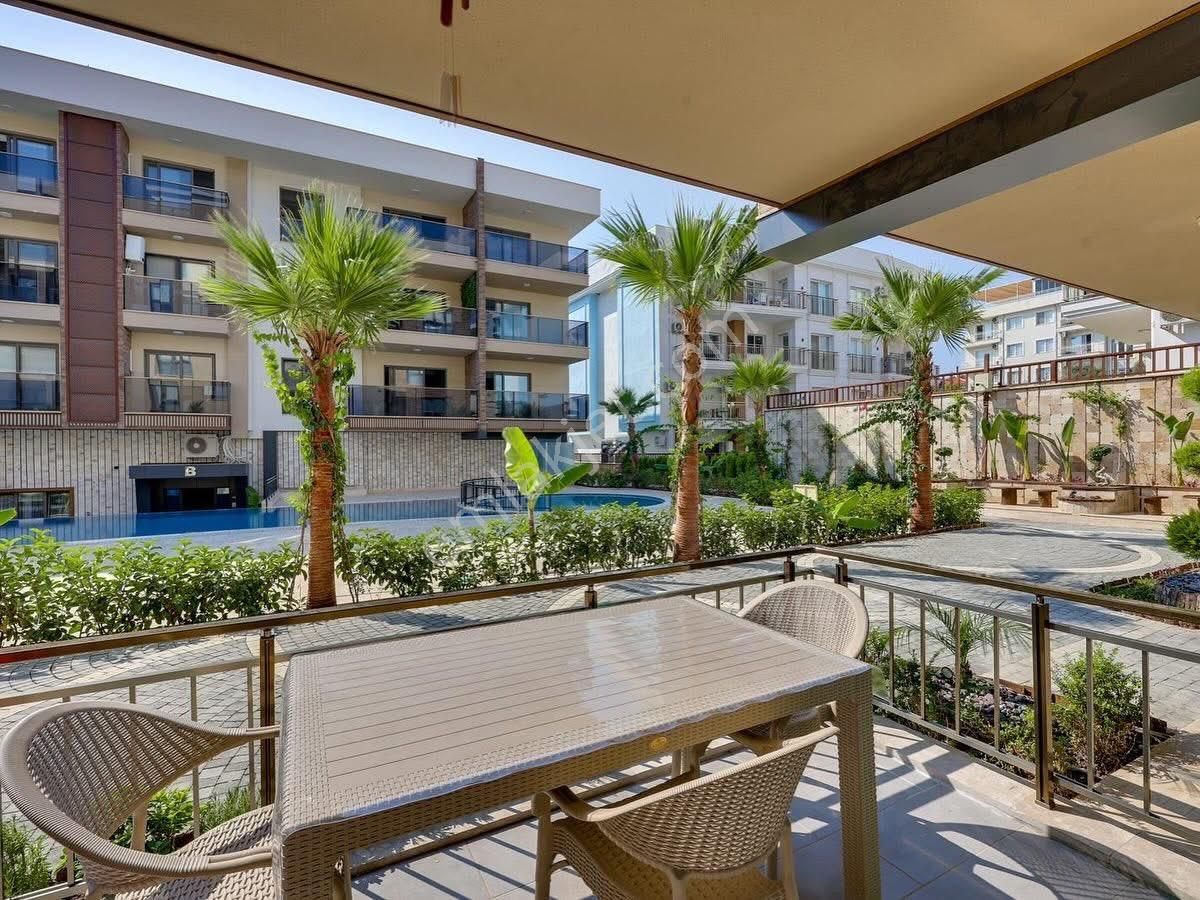 Kuşadasında Modern Tasarlanmış 3+1 Lüks Daire - Görsel 7