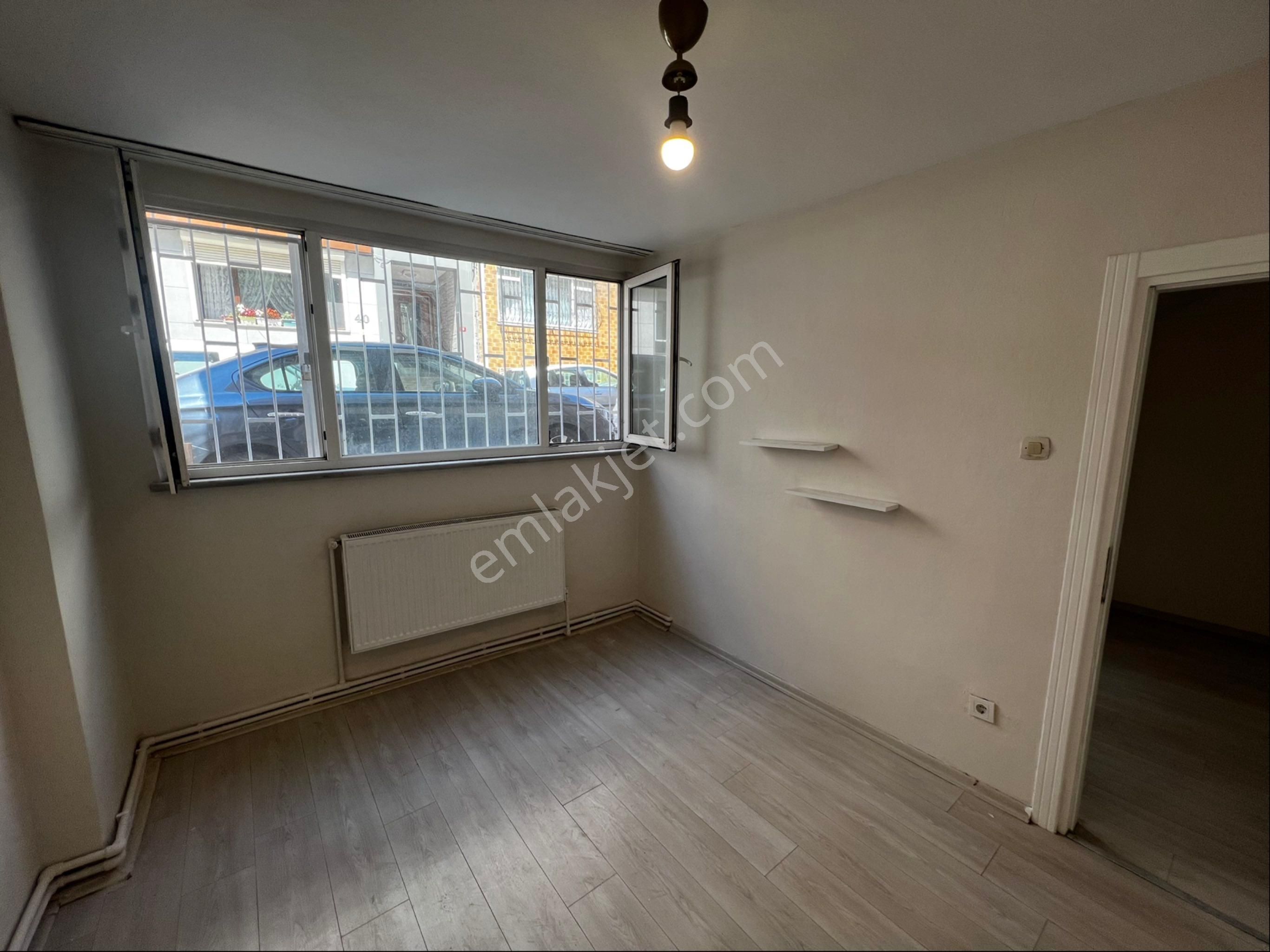 Naz Emlaktan Üsküdar Çevik Kuvvet Yanında Fıstıkağacına Yakın 2+1 Kiralık Daire