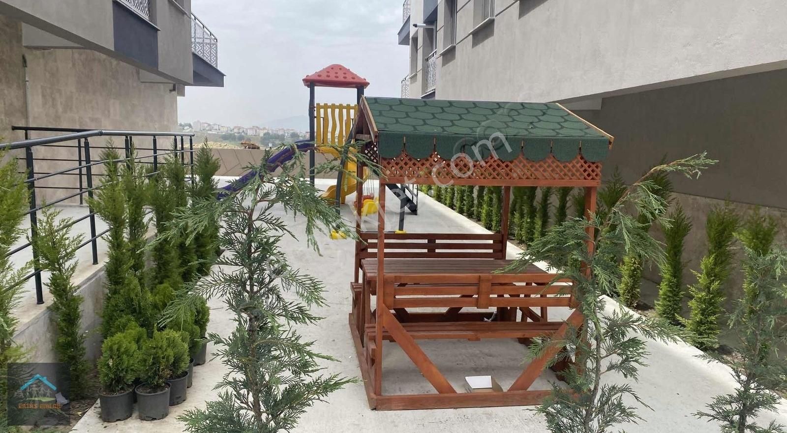 Ertaş Emlak' Tan Manisa Turgutlu Site İçi Satılık Daire