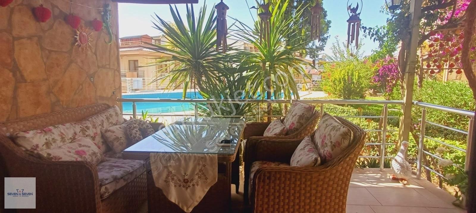 Kuşadası'nda Marina Merkezde 2+1 Deniz Manzaralı Eşyalı Daire