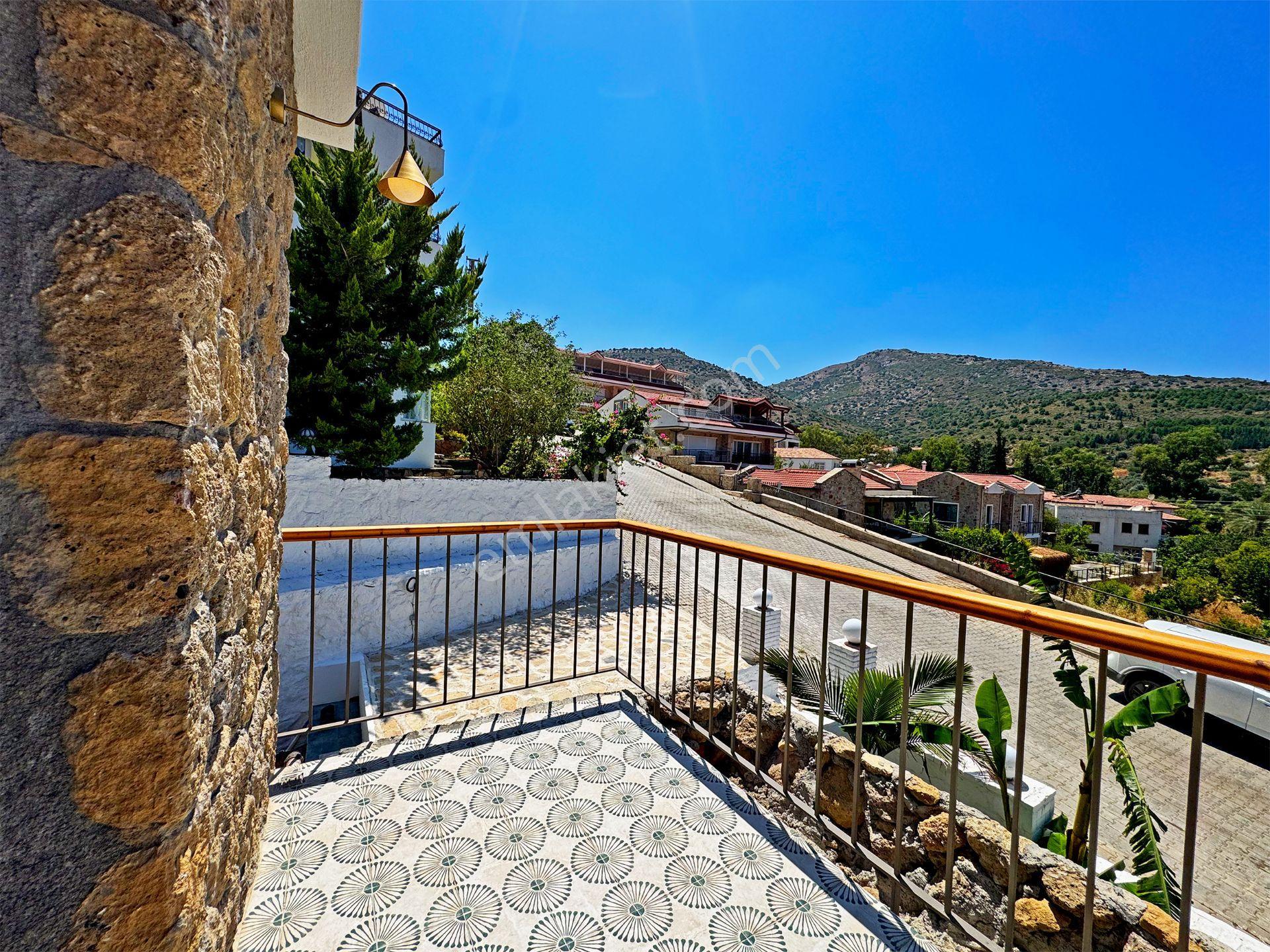 Datça Merkez,ılıca Mevkiinde Eşsiz Tasarımlı Havuzlu 3+1 Villa - Görsel 35