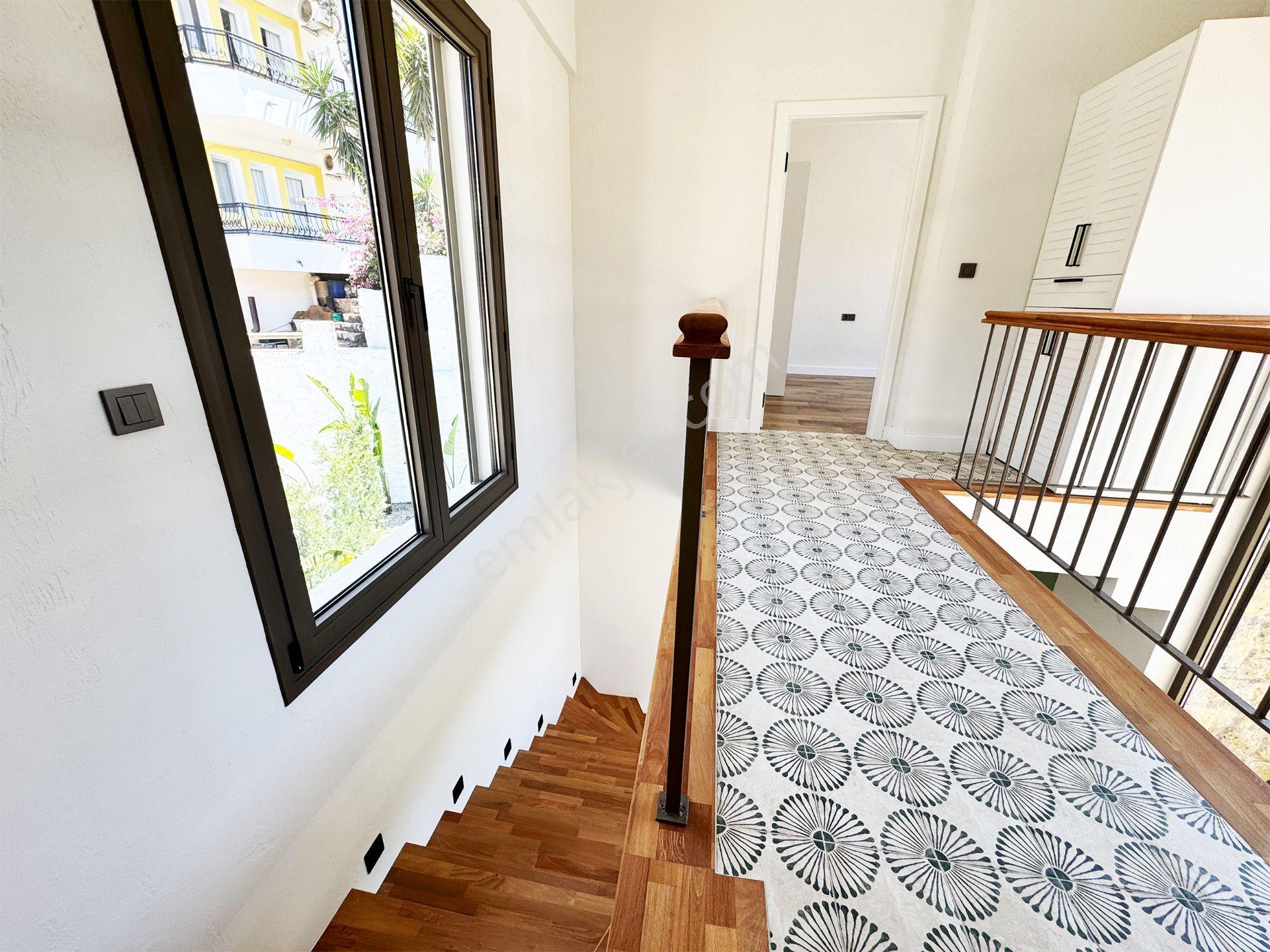 Datça Merkez,ılıca Mevkiinde Eşsiz Tasarımlı Havuzlu 3+1 Villa - Görsel 26
