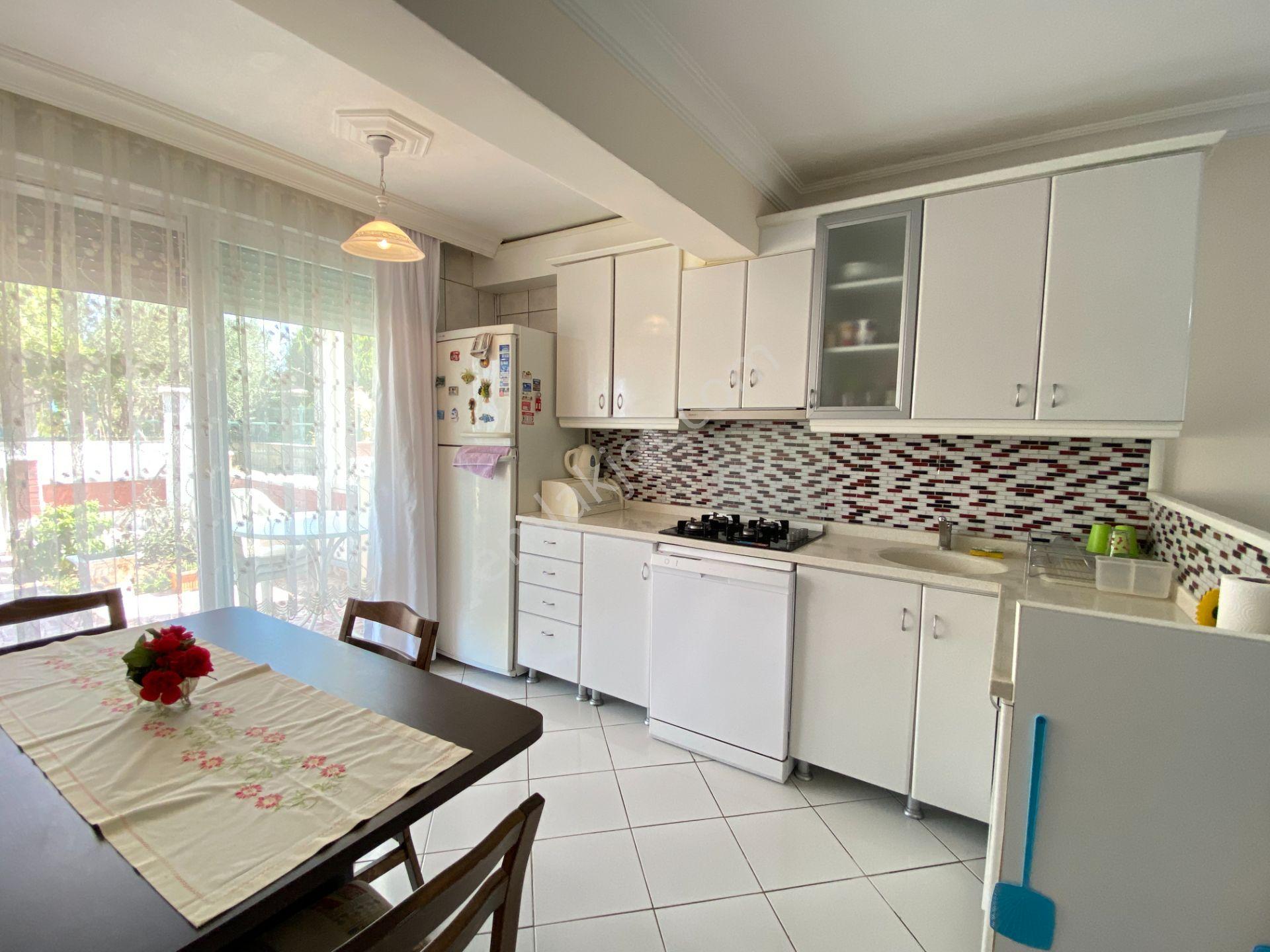 Engürü Sitesinde Satılık 5+1 Eşyalı Villa - Görsel 17