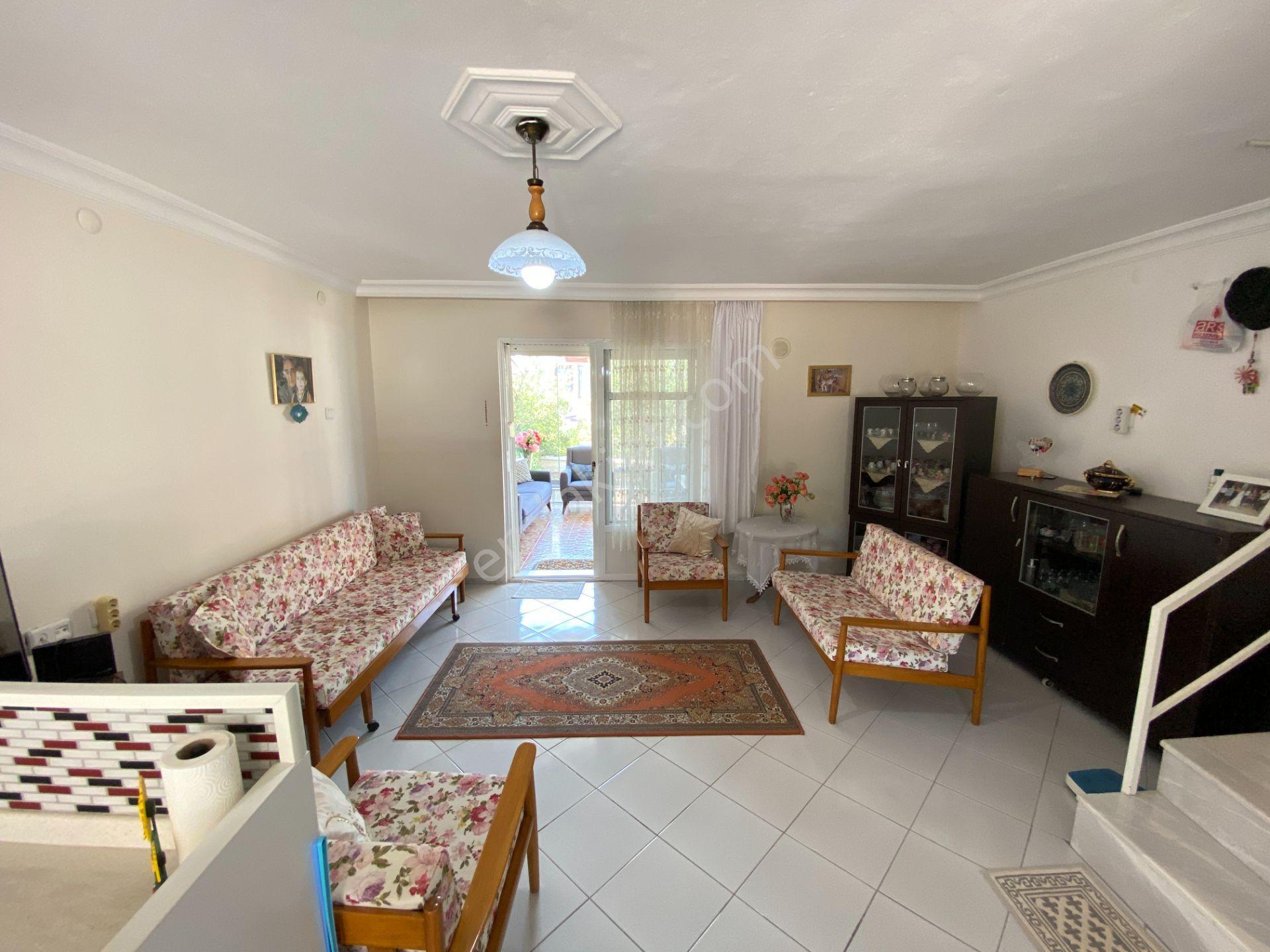 Engürü Sitesinde Satılık 5+1 Eşyalı Villa - Görsel 15
