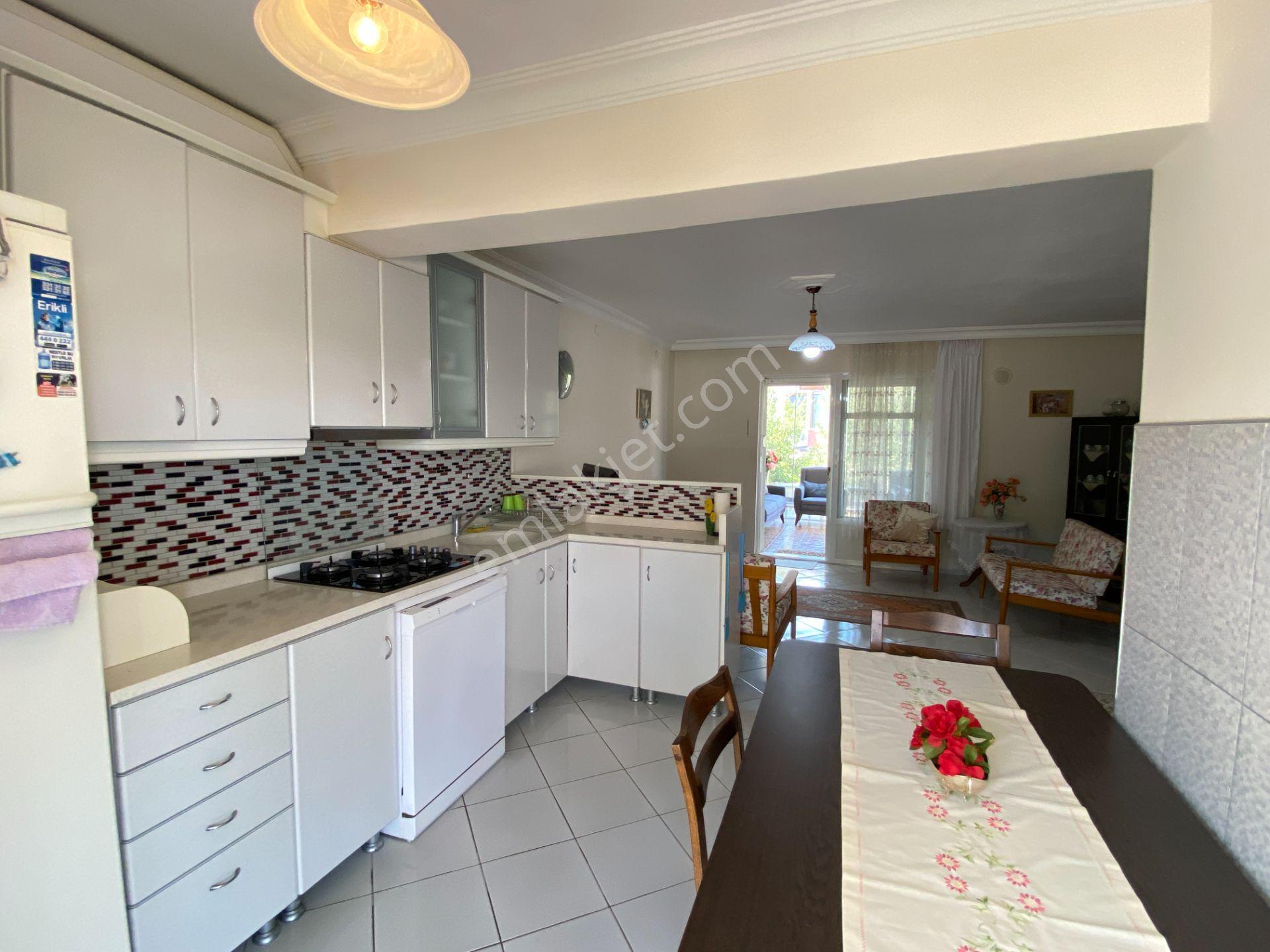 Engürü Sitesinde Satılık 5+1 Eşyalı Villa - Görsel 16