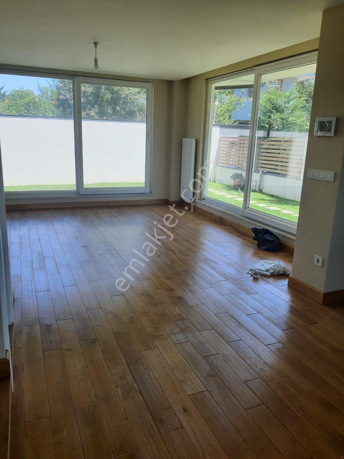 Sarıyer Kilyos'da Müstakil 5+1 Kiralık Villa