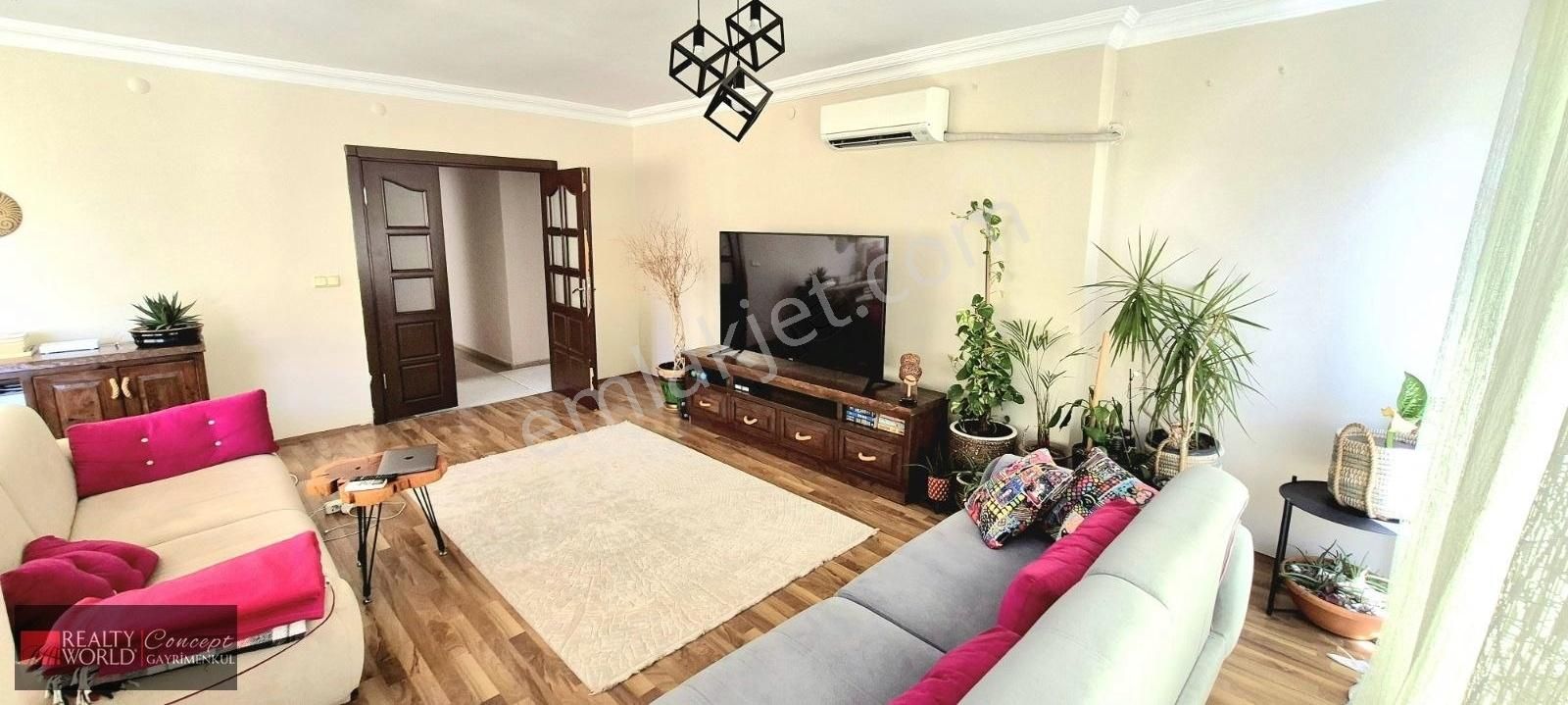 Kuşkavağı Mahallesinde Denize Yürüme Mesafesinde 4 +2 Dubleks