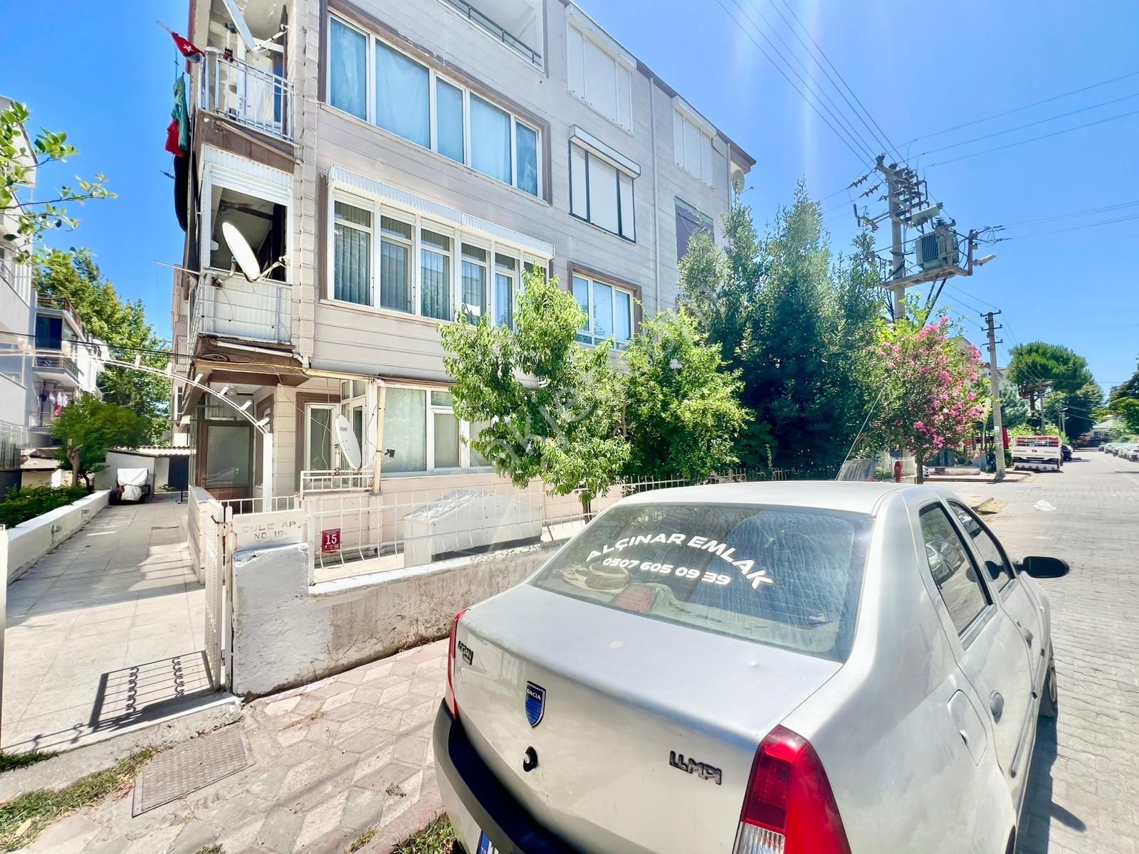 ✅✅alçınar Emlaktan Merkezde Masrafsız Denize 200 M 2+1✅✅