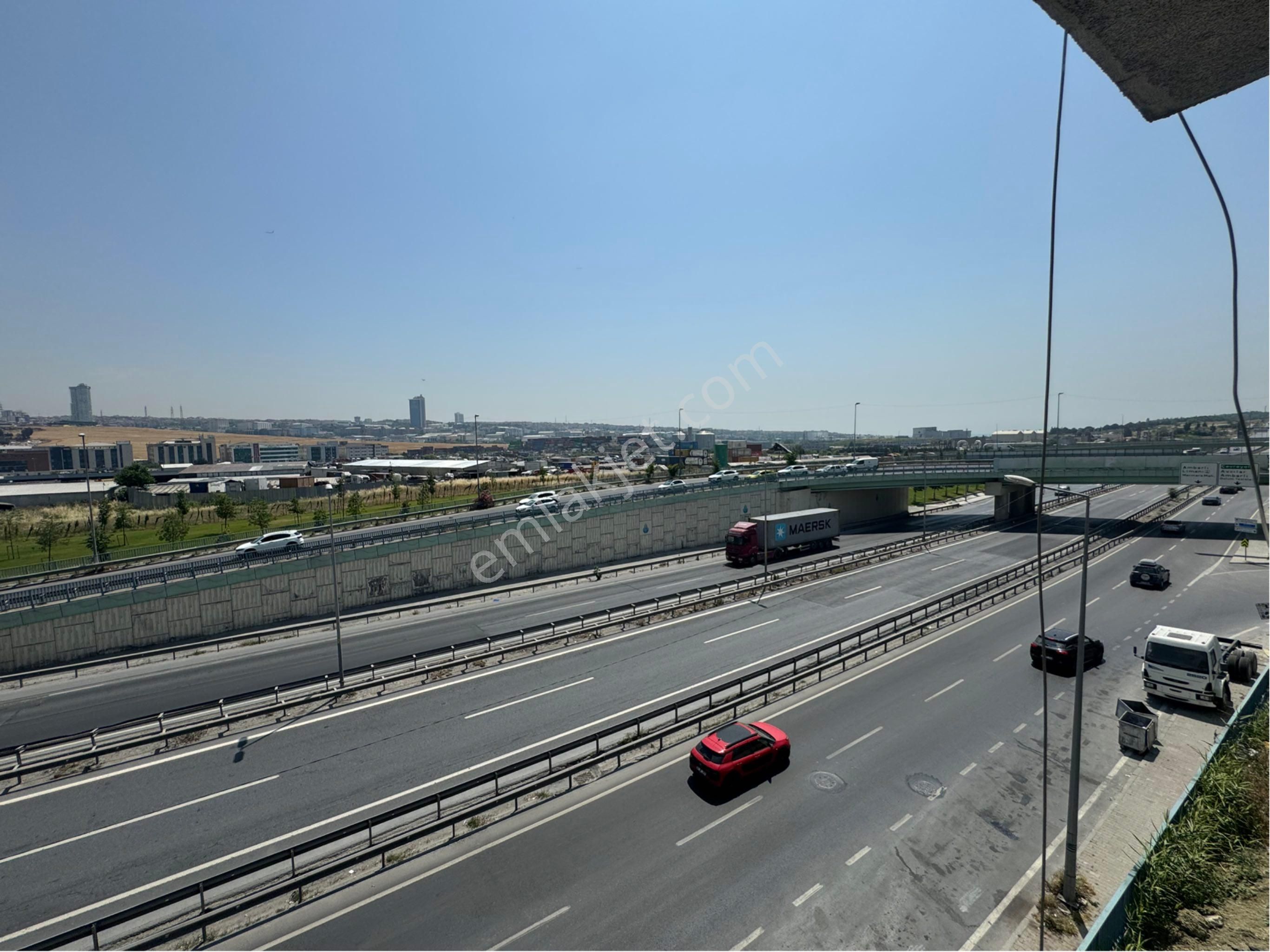 Beylikdüzü Yakuplu'da Ana Cadde Üzerinde 3+2 Satılık Dubleks - Görsel 9