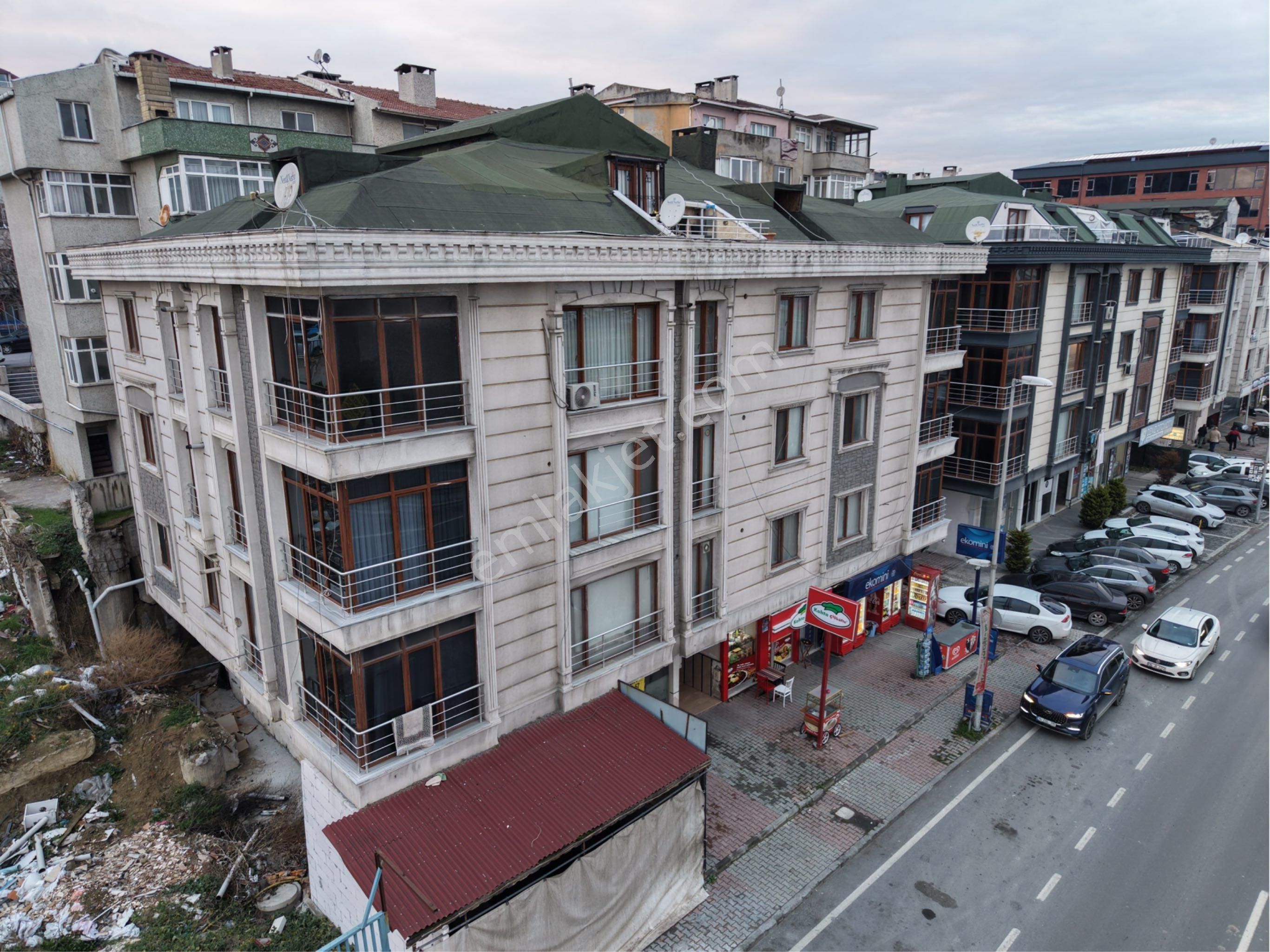 Beylikdüzü Yakuplu'da Ana Cadde Üzerinde 3+2 Satılık Dubleks - Görsel 2