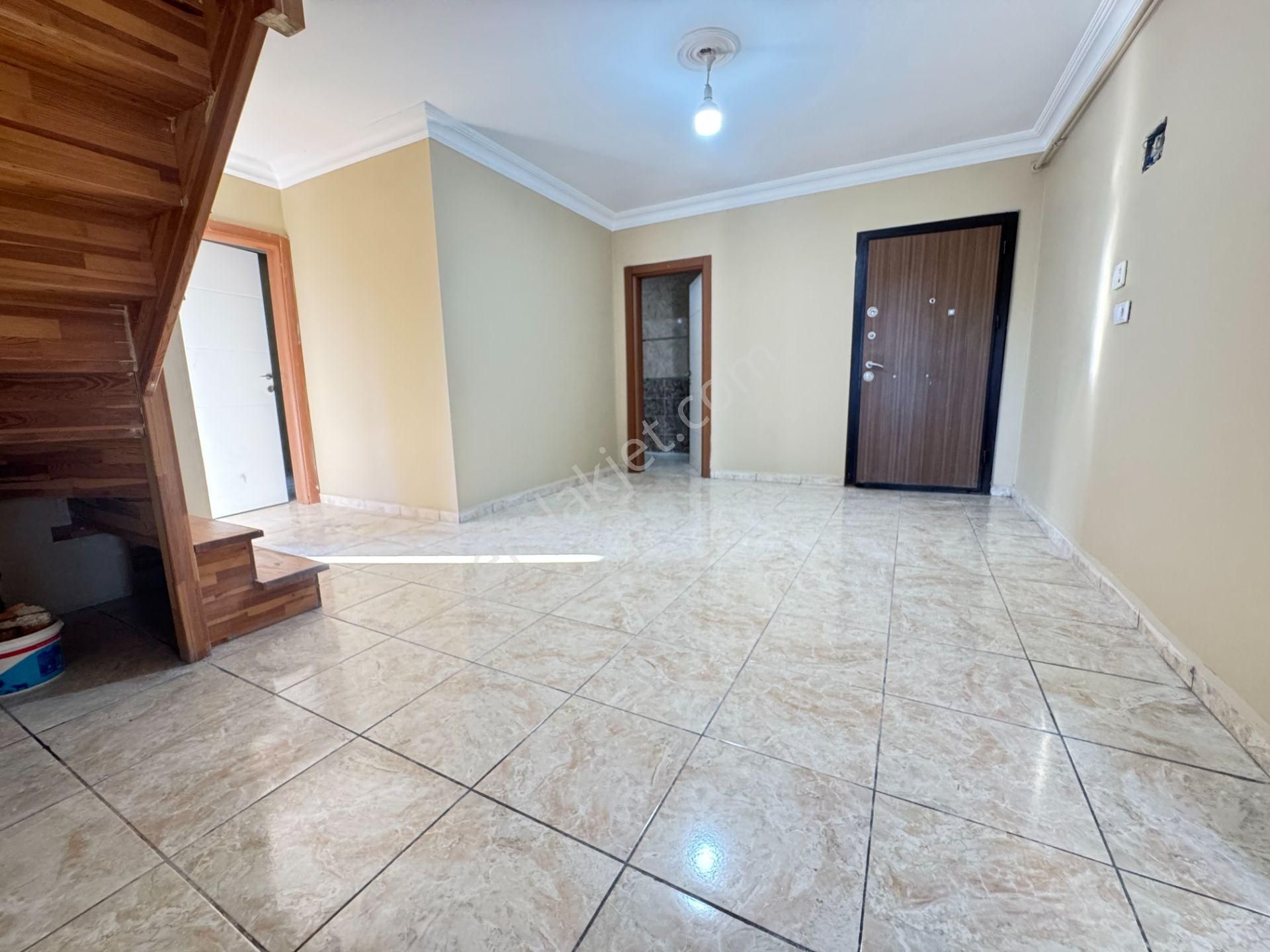 Beylikdüzü Yakuplu'da Ana Cadde Üzerinde 3+2 Satılık Dubleks - Görsel 13