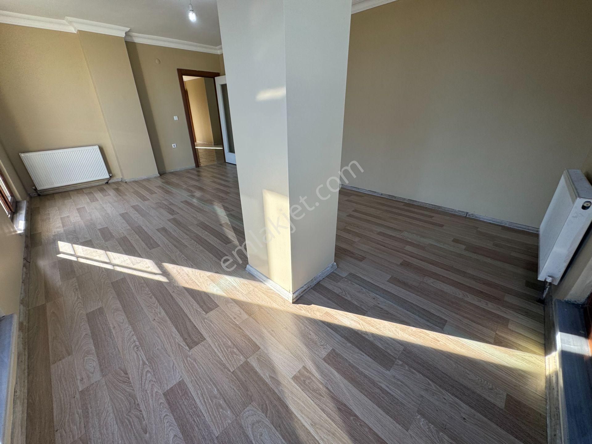 Beylikdüzü Yakuplu'da Ana Cadde Üzerinde 3+2 Satılık Dubleks - Görsel 10