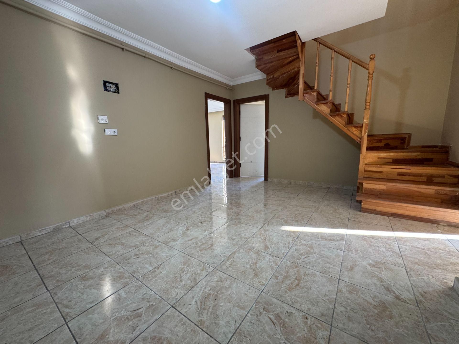 Beylikdüzü Yakuplu'da Ana Cadde Üzerinde 3+2 Satılık Dubleks - Görsel 23