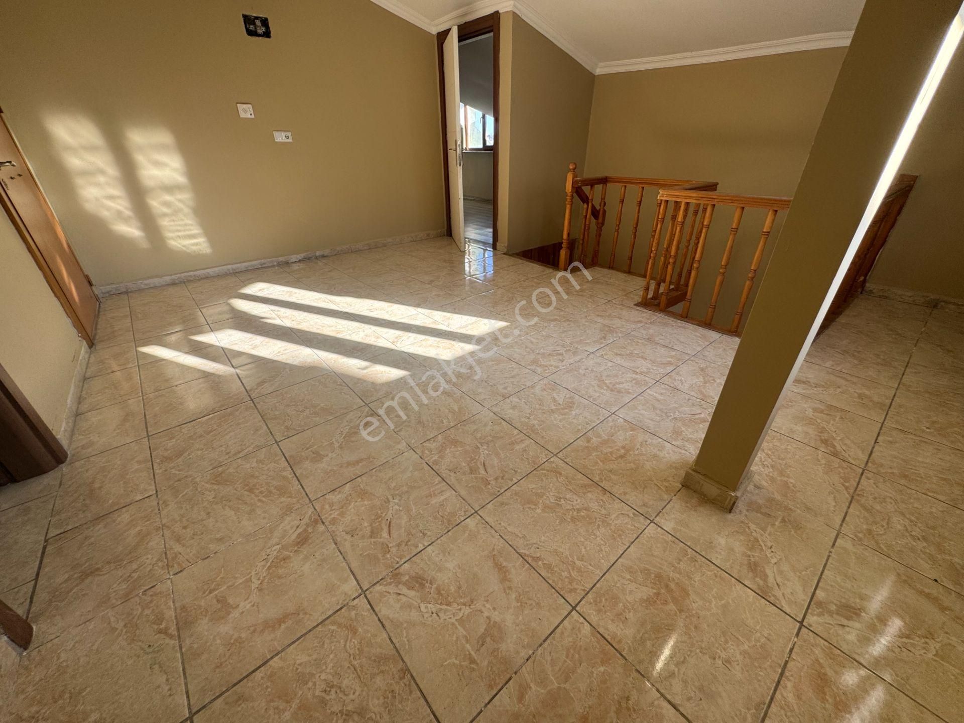 Beylikdüzü Yakuplu'da Ana Cadde Üzerinde 3+2 Satılık Dubleks - Görsel 28