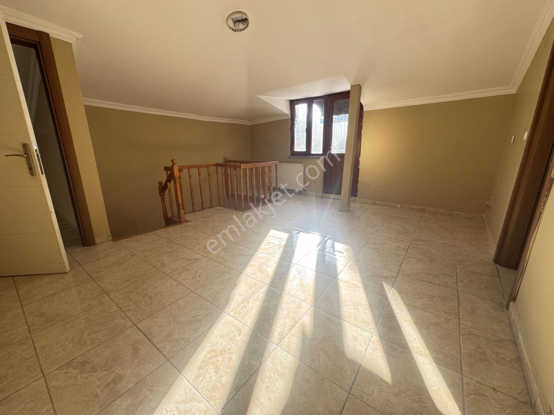 Beylikdüzü Yakuplu'da Ana Cadde Üzerinde 3+2 Satılık Dubleks - Görsel 27