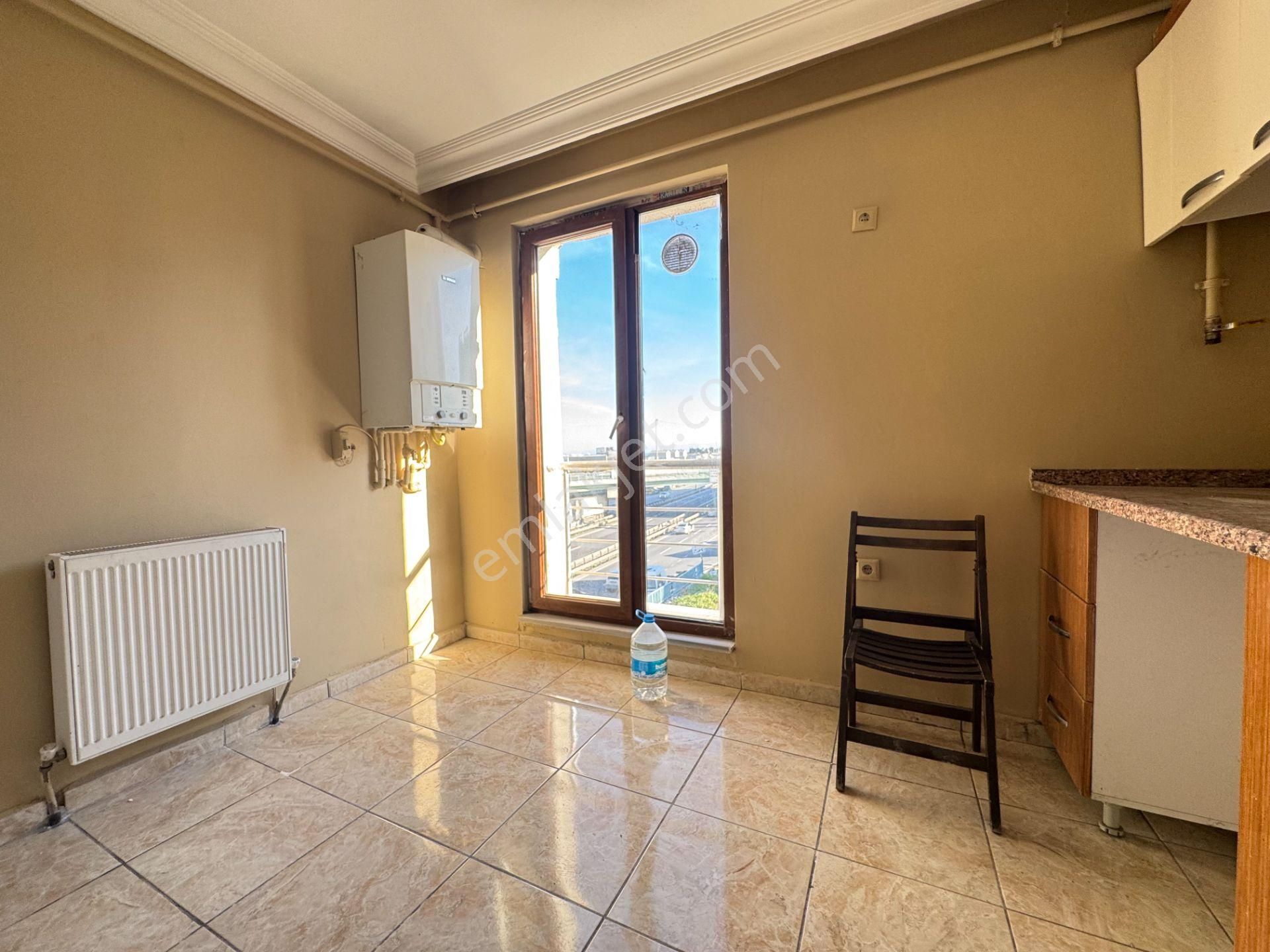 Beylikdüzü Yakuplu'da Ana Cadde Üzerinde 3+2 Satılık Dubleks - Görsel 15