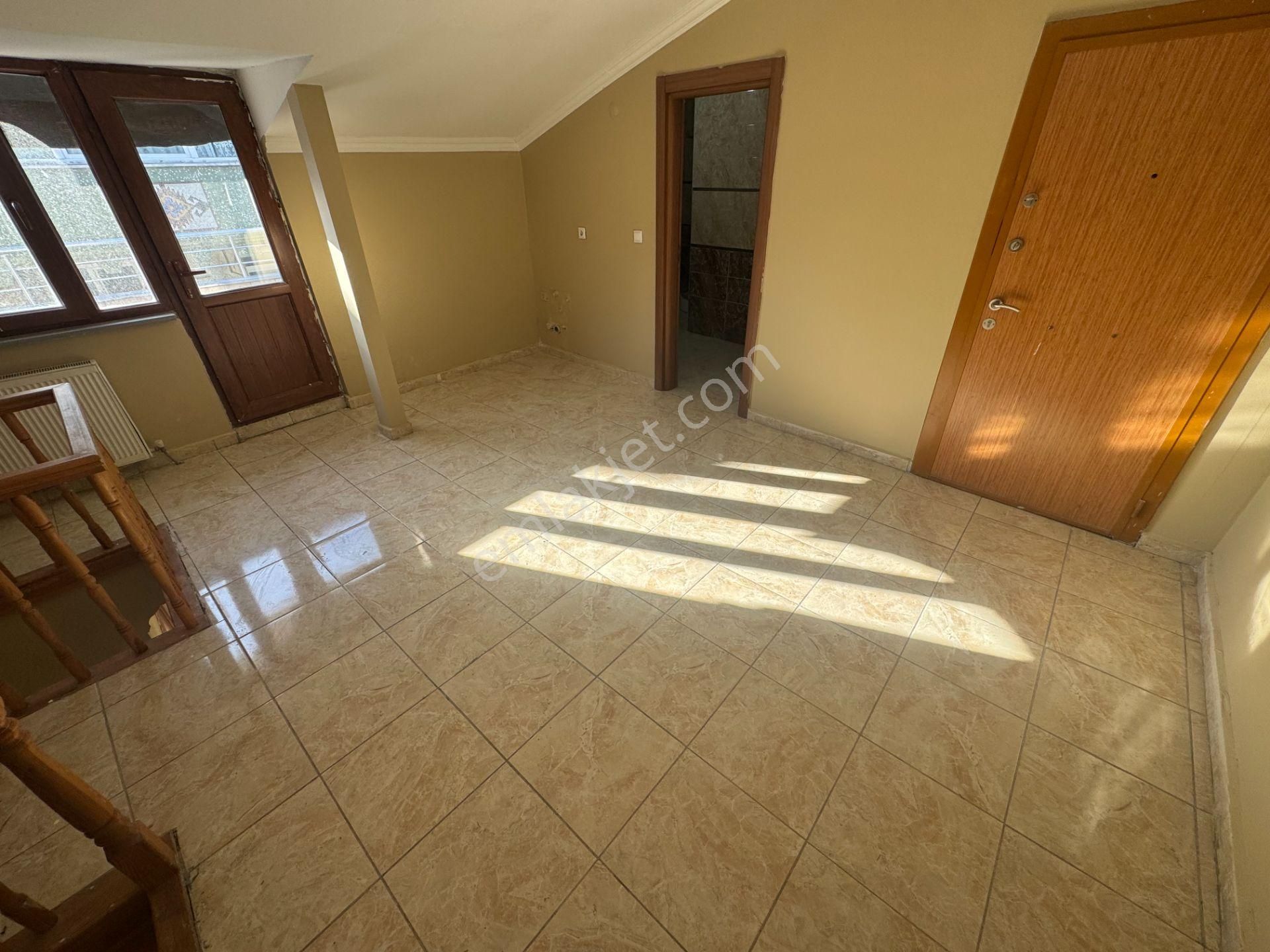 Beylikdüzü Yakuplu'da Ana Cadde Üzerinde 3+2 Satılık Dubleks - Görsel 26