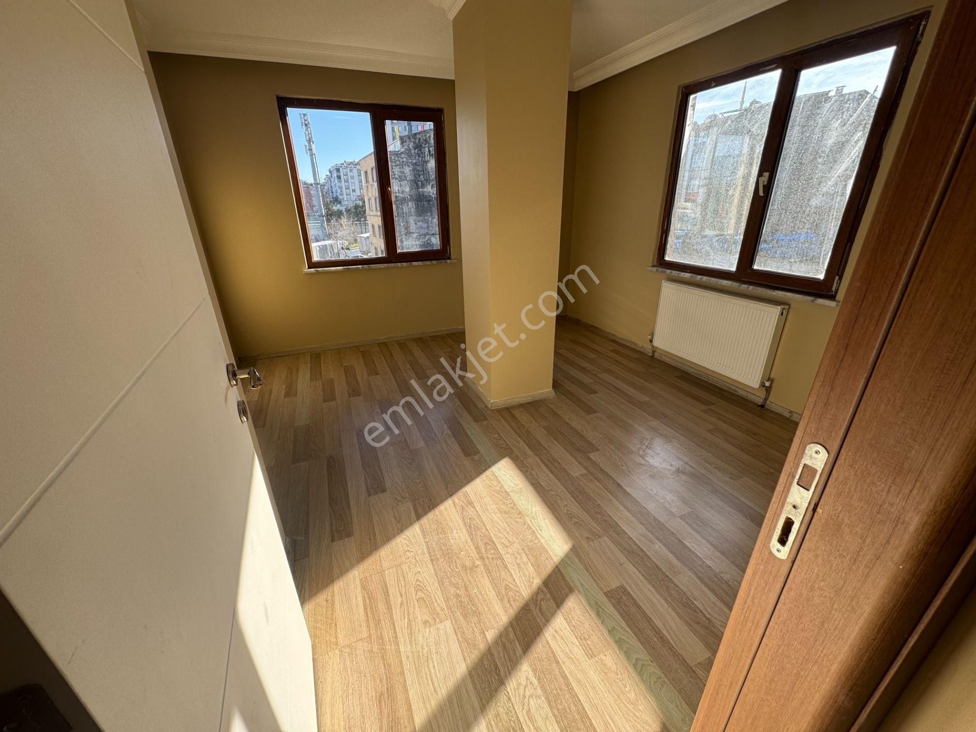 Beylikdüzü Yakuplu'da Ana Cadde Üzerinde 3+2 Satılık Dubleks - Görsel 16