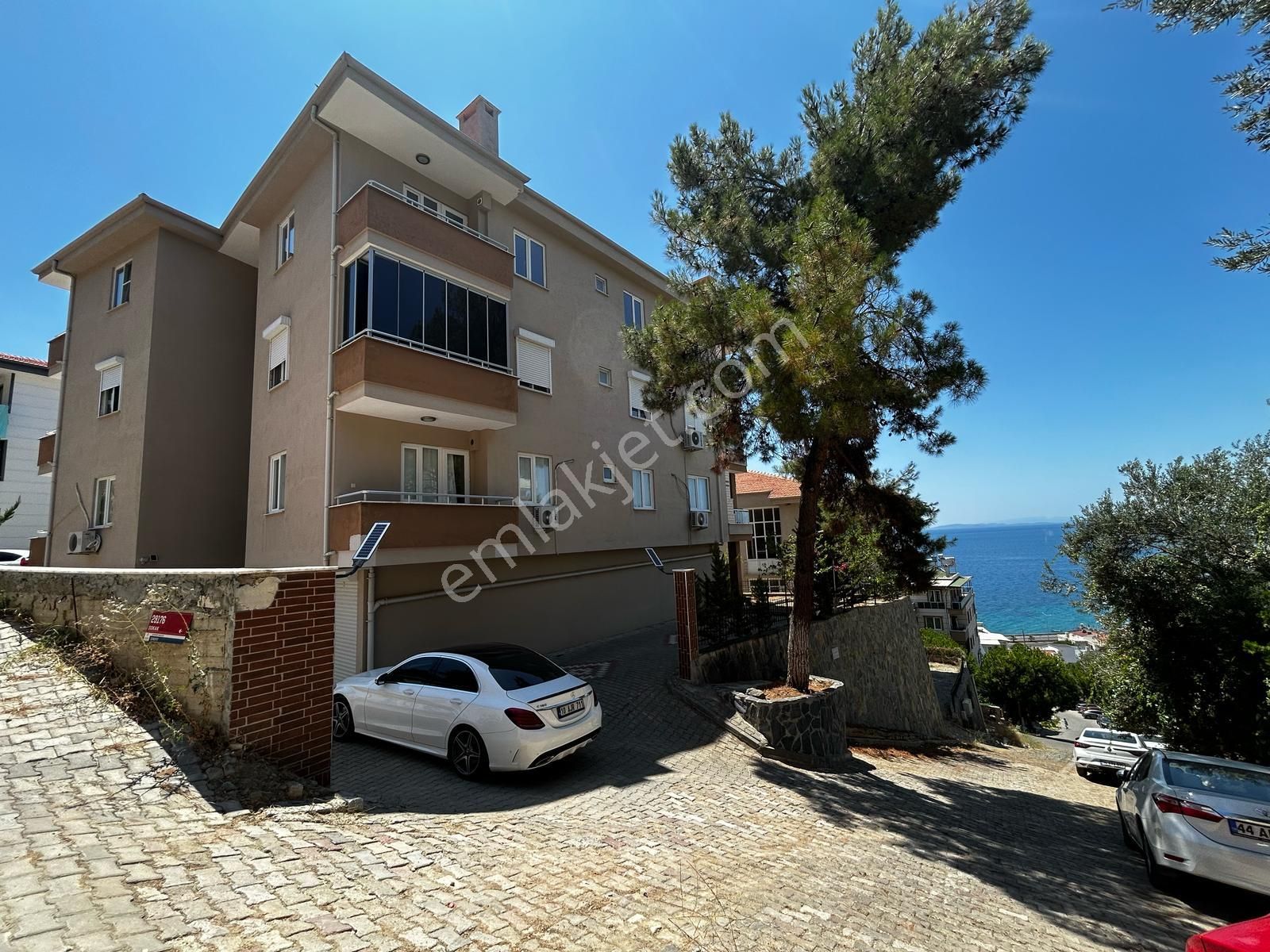 Altınoluk' Ta Lebiderya Deniz Manzaralı Satılık 3+1 Daire