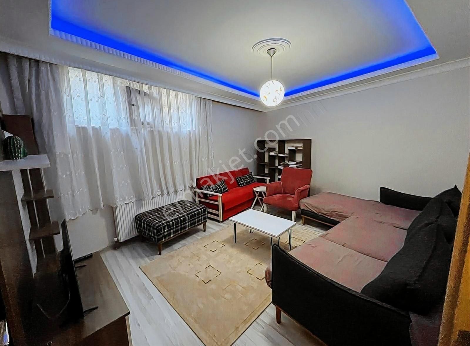 Savaş Emlak'tan Satılık 1+1 Bahçe Kat Krediye Uygun